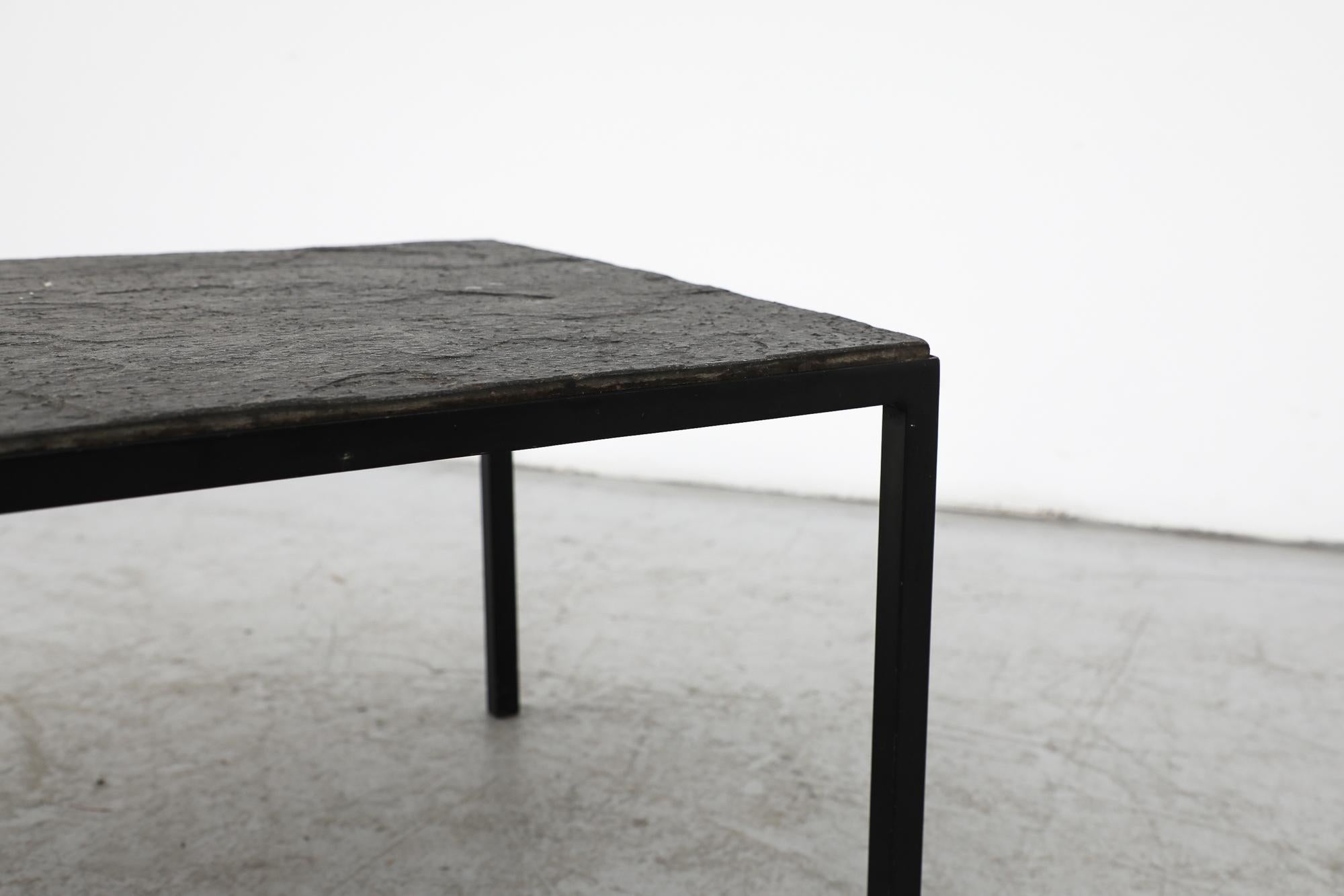 Artimeta Table basse rectangulaire avec plateau en pierre et cadre émaillé noir en vente 5