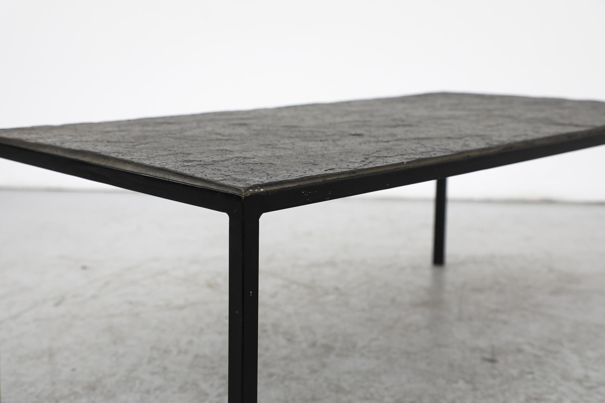 Artimeta Table basse rectangulaire avec plateau en pierre et cadre émaillé noir en vente 7