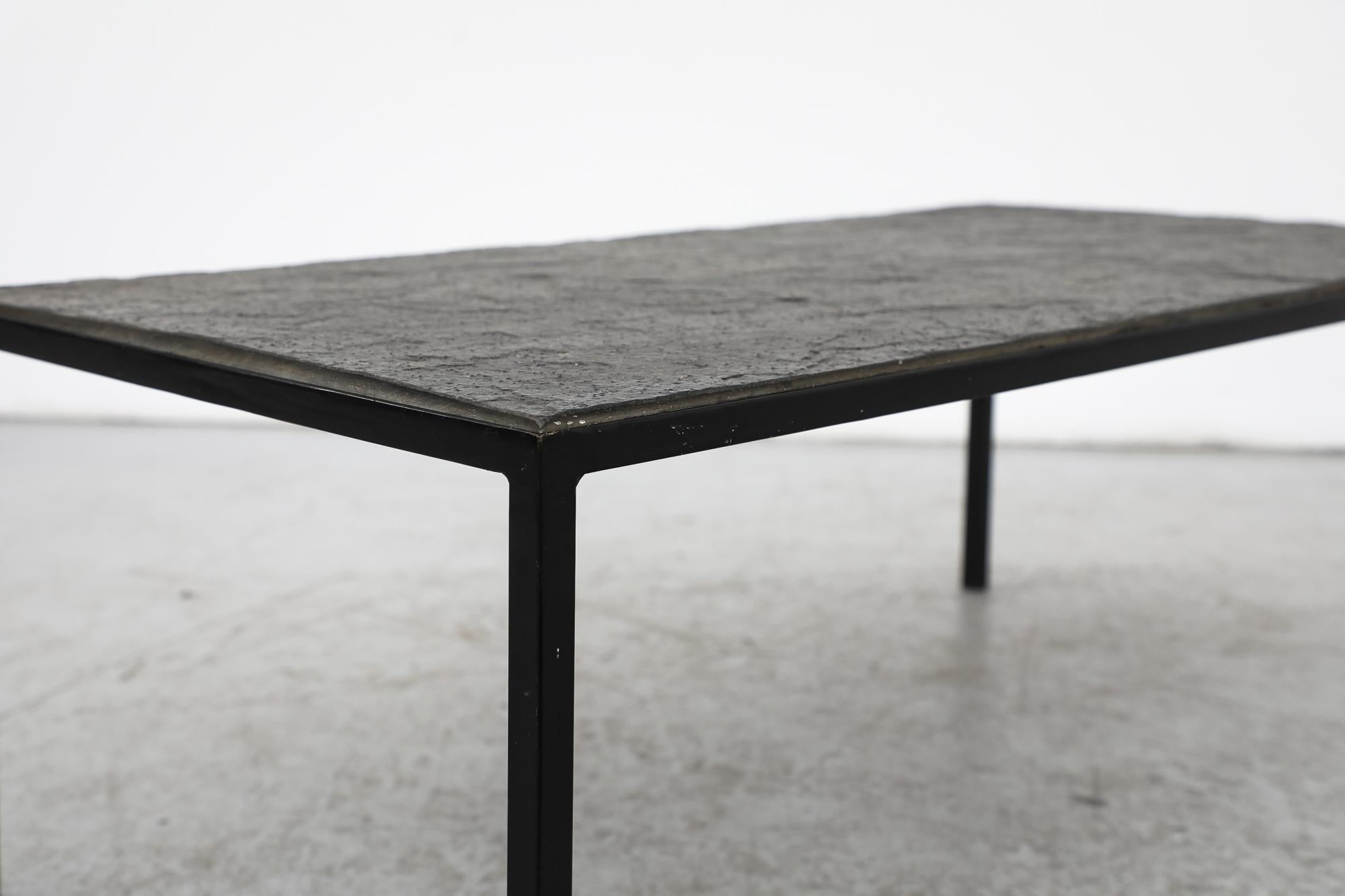 Table basse rectangulaire Artimeta avec plateau en pierre et cadre émaillé noir en vente 7