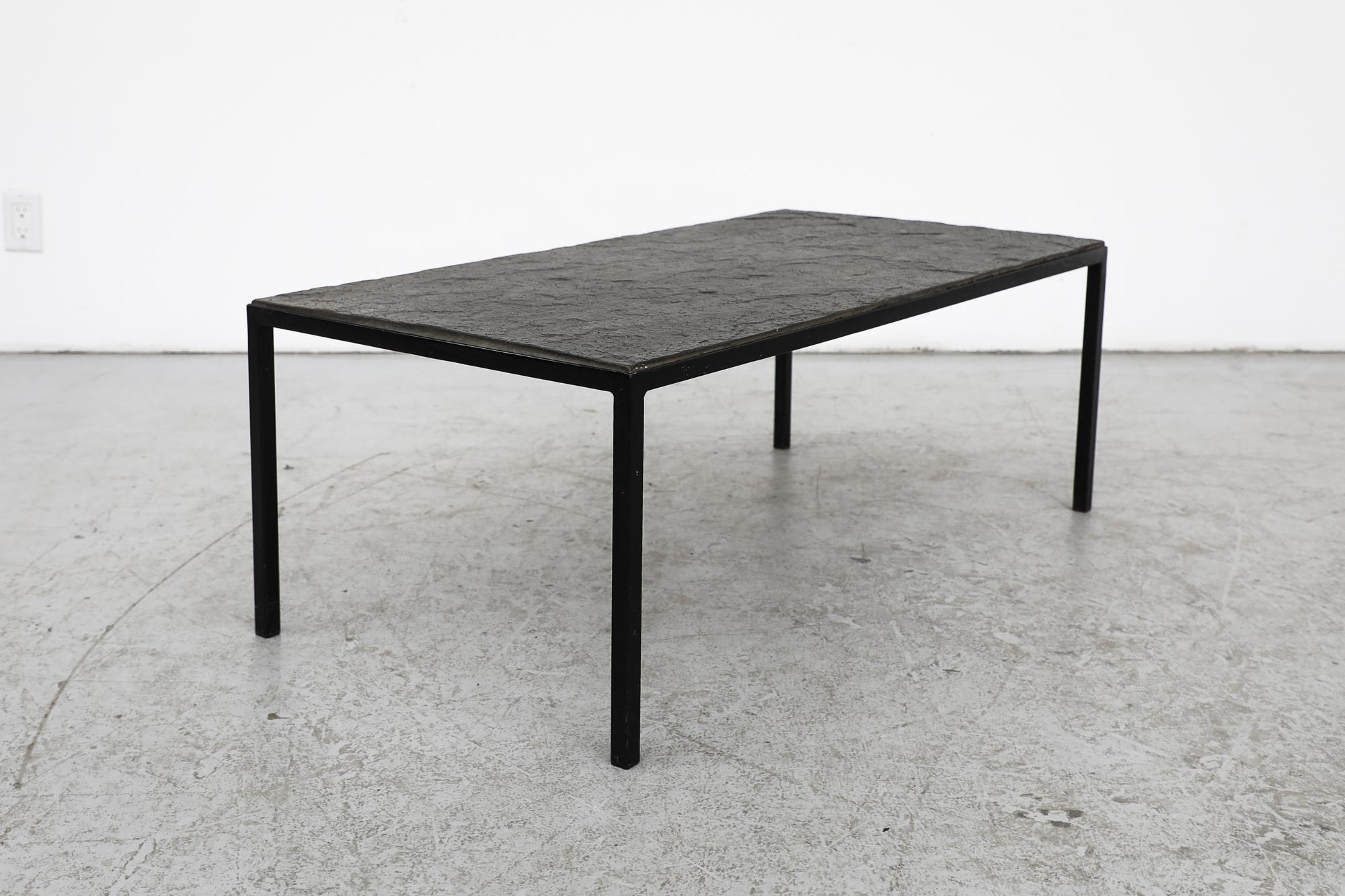 Artimeta Table basse rectangulaire avec plateau en pierre et cadre émaillé noir en vente 9