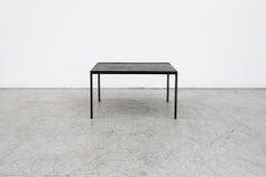 Table basse carrée Artimeta des années 1960 avec plateau en pierre inséré et base émaillée noire