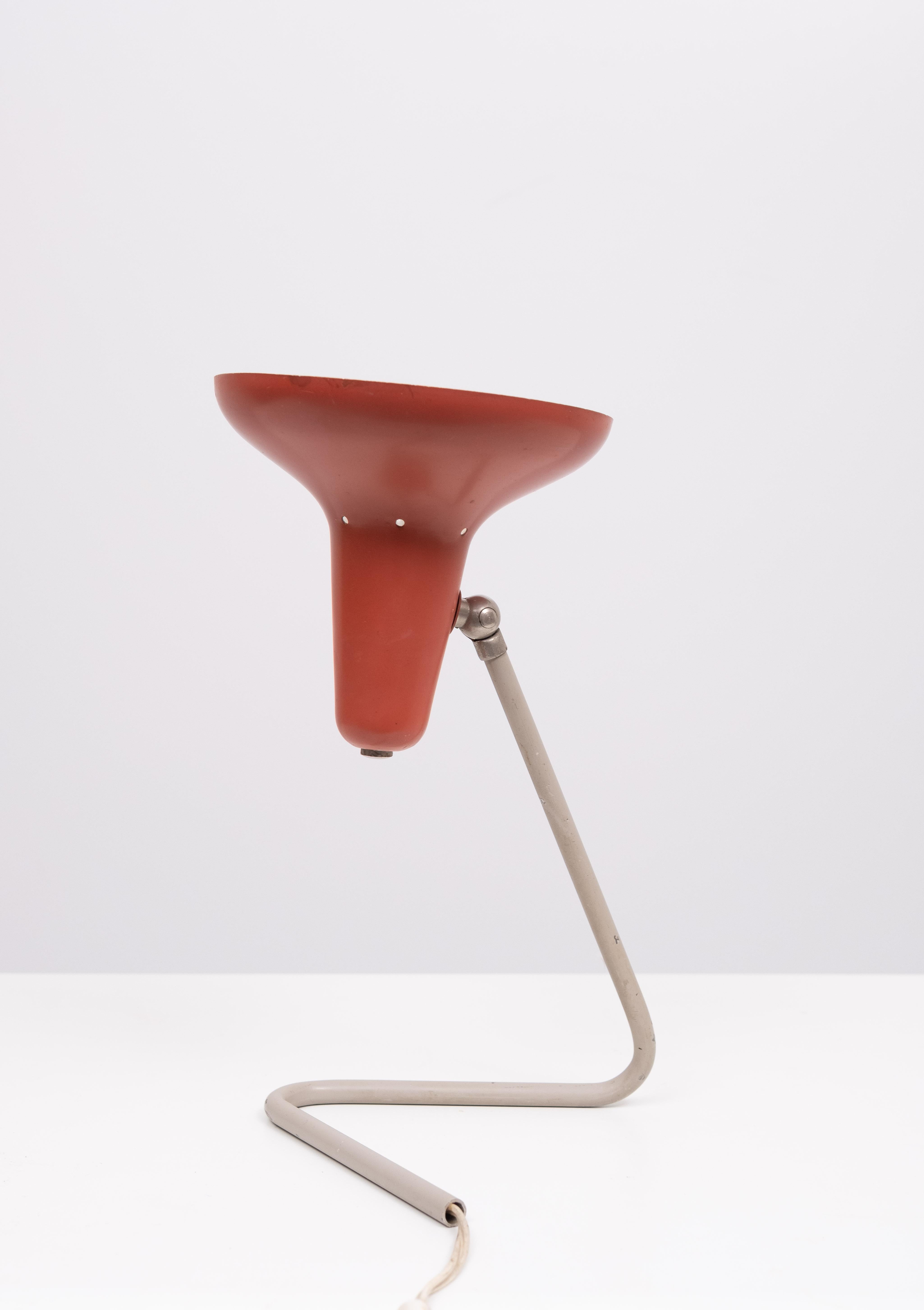 Artimeta Triangle Table lamp 1950s Holland For Sale 3