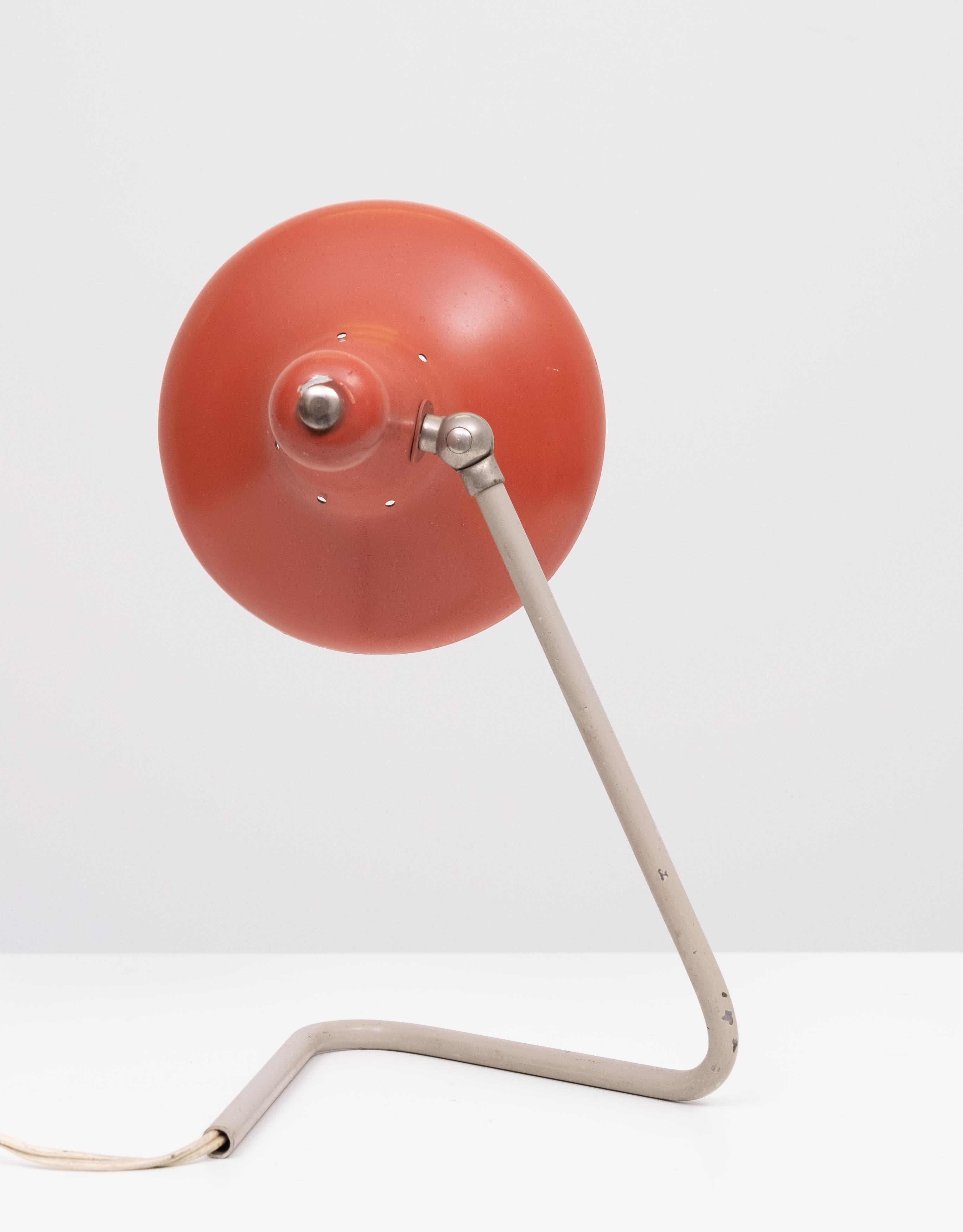 Artimeta Triangle Table lamp 1950s Holland For Sale 5