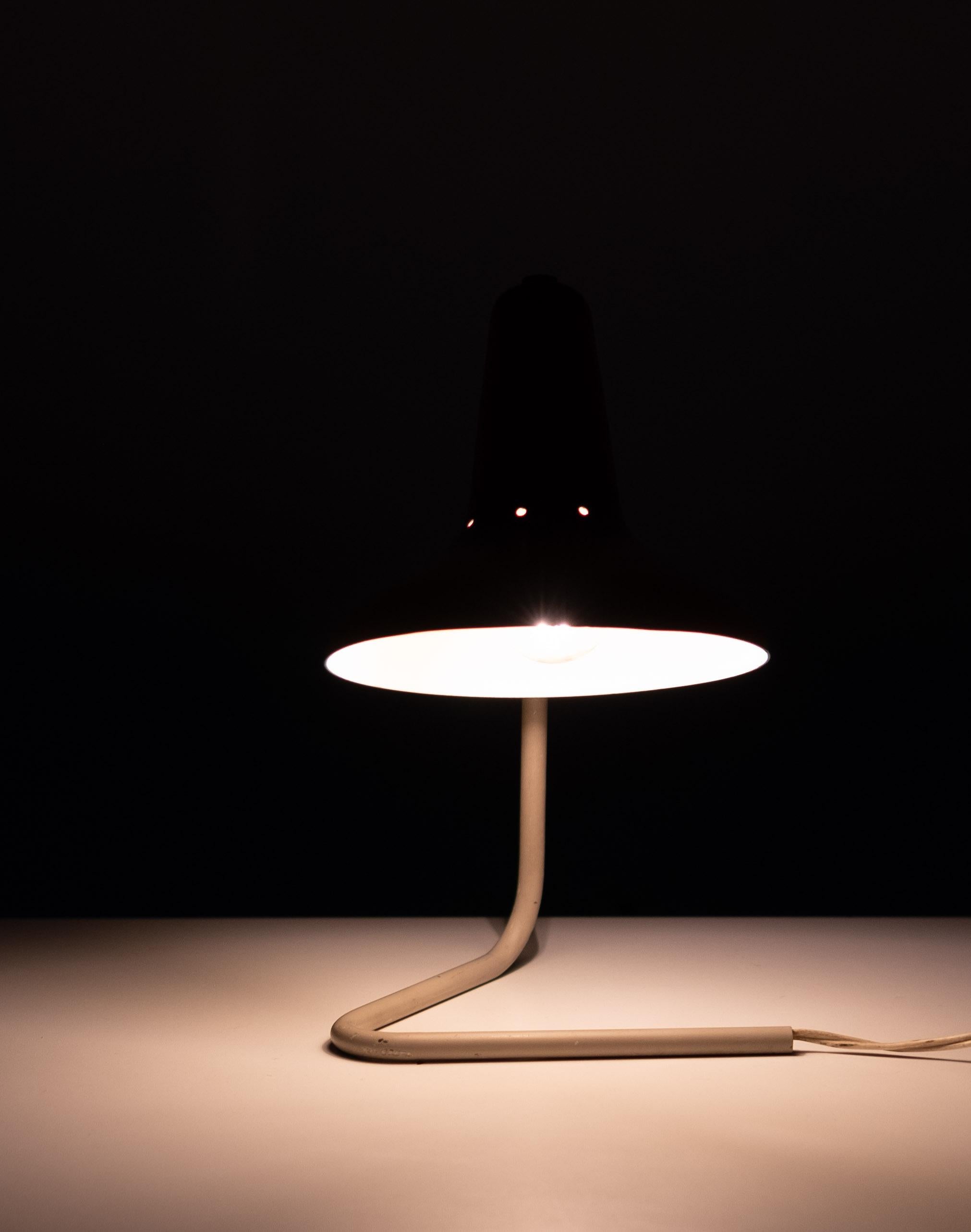 Artimeta Triangle Table lamp 1950s Holland For Sale 6