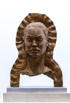 Bronzeskulptur „Madonna“ mit Patina, Marmorsockel, figürlich, weiblich
