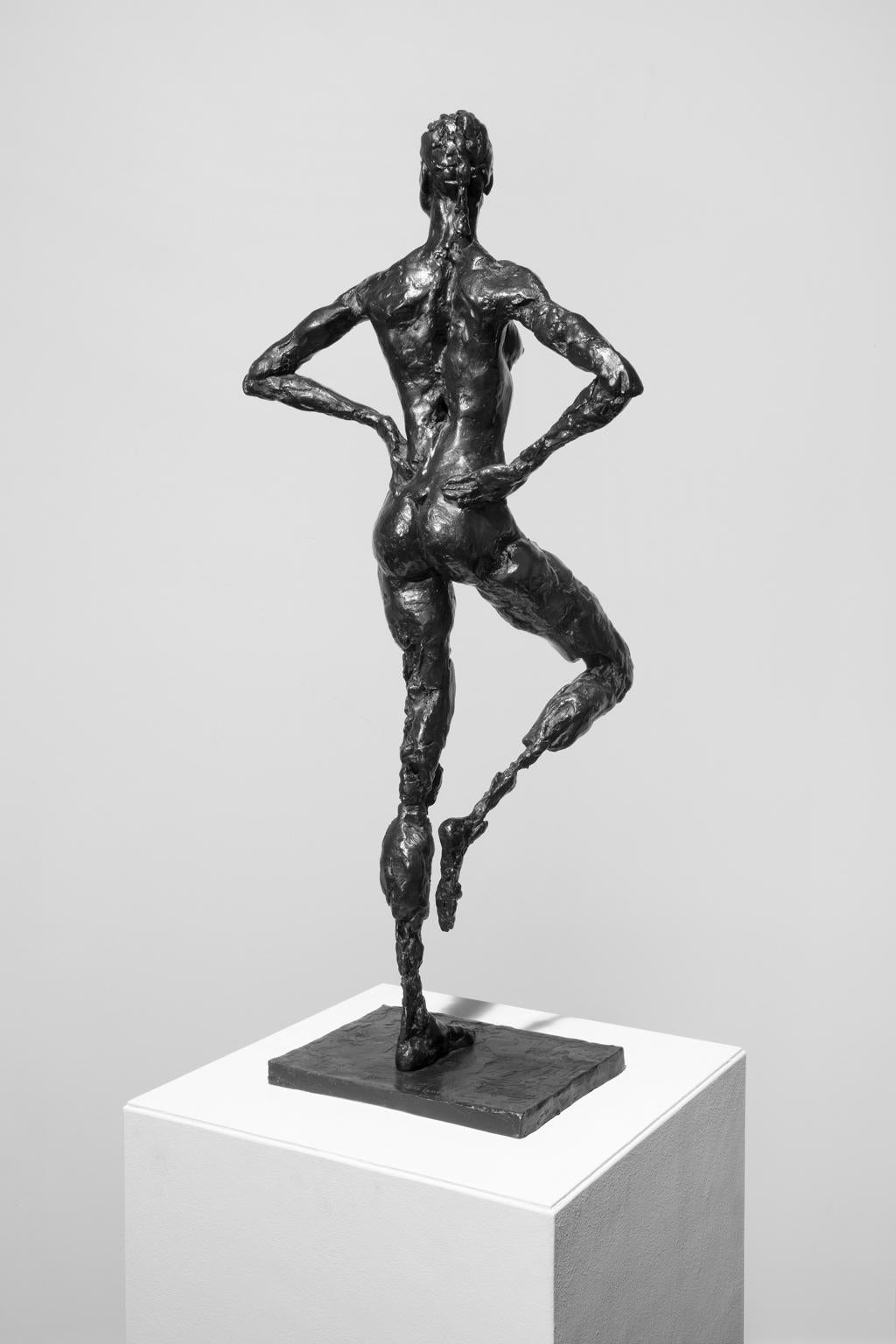 Bronze-Skulptur „Frau“ mit Patina, weiblicher Akt (Zeitgenössisch), Sculpture, von Artis Lane