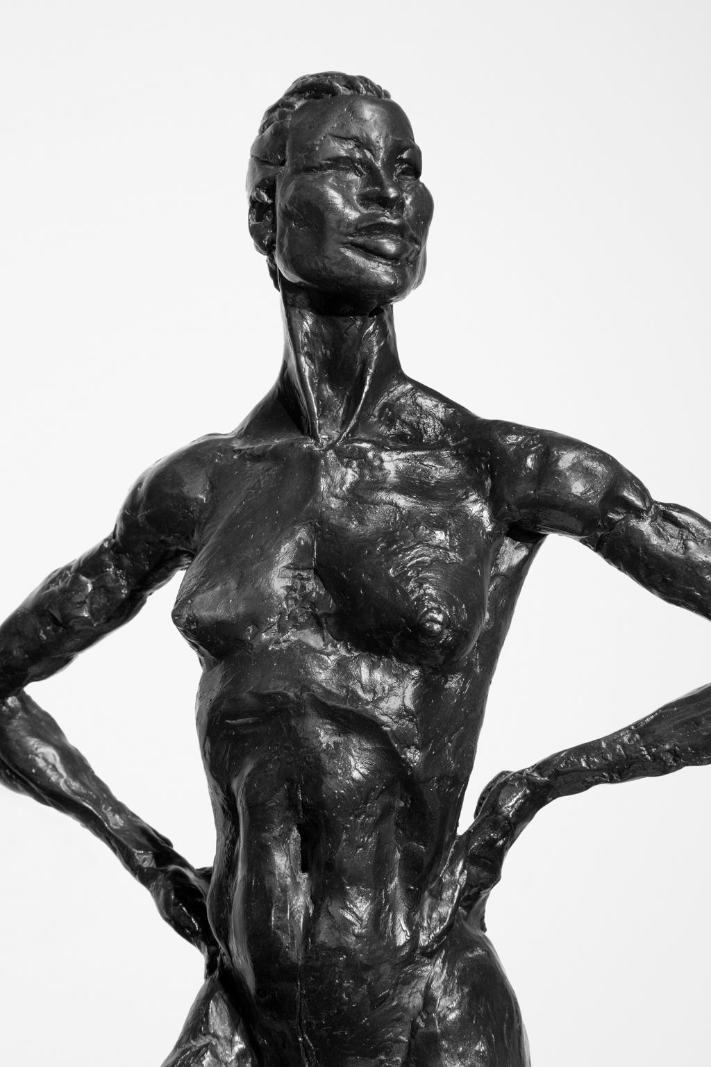 Bronze-Skulptur „Frau“ mit Patina, weiblicher Akt im Angebot 2