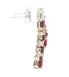 Boucles d'oreilles pendantes en or 18k avec rubis et diamants, poids total de 5,32 carats