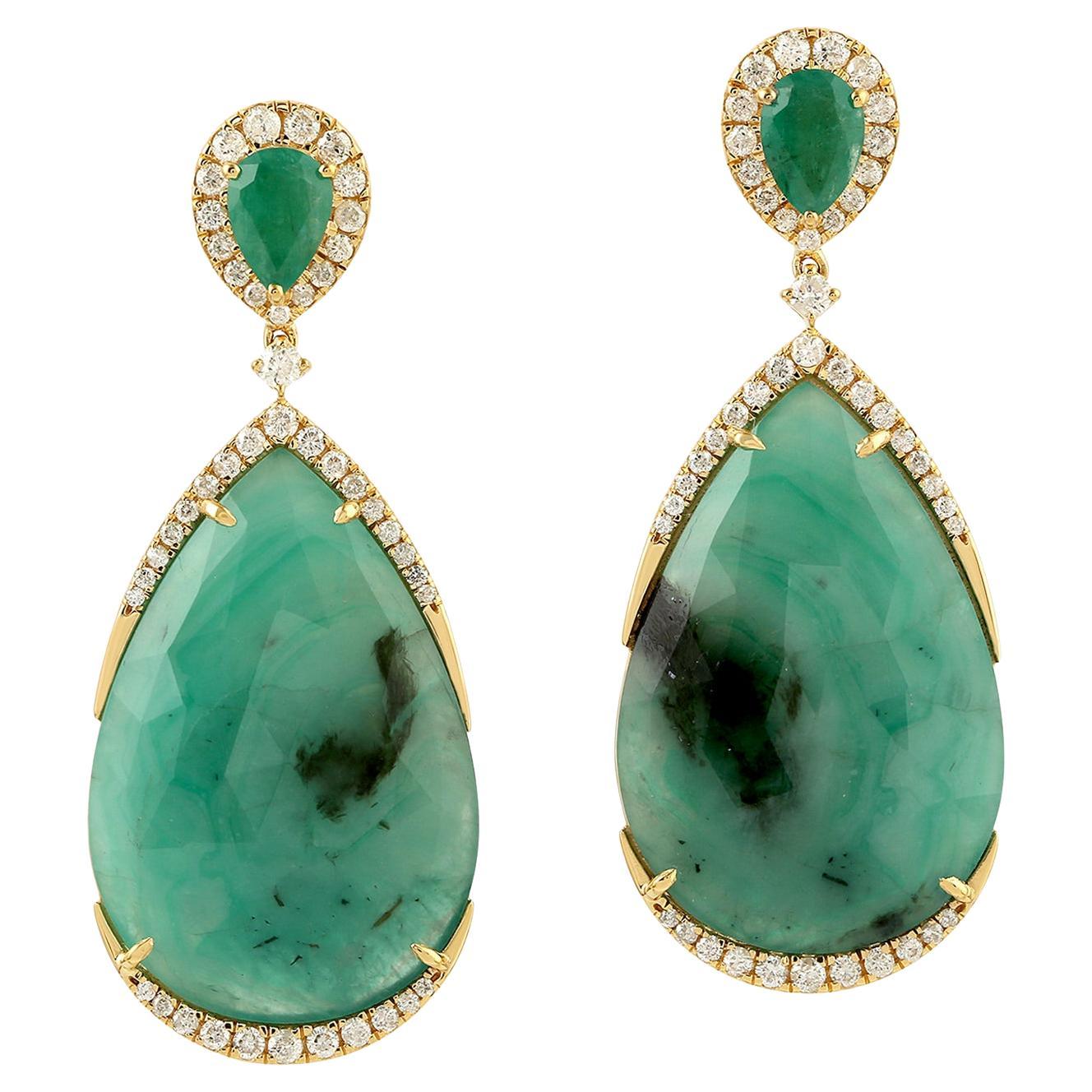 Artisan 28.55ct Pear Emerald Drop Earrings With Diamonds In 18K Yellow Gold en vente