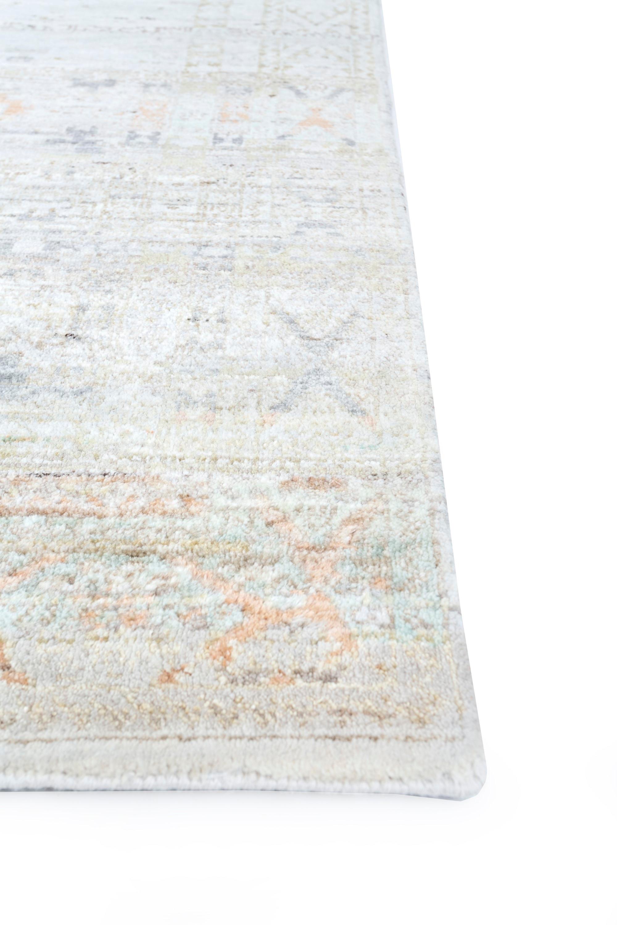 Modern Artisan Alchemy Cloud White & Soft Beige 240X300 cm Handknotted Rug For Sale