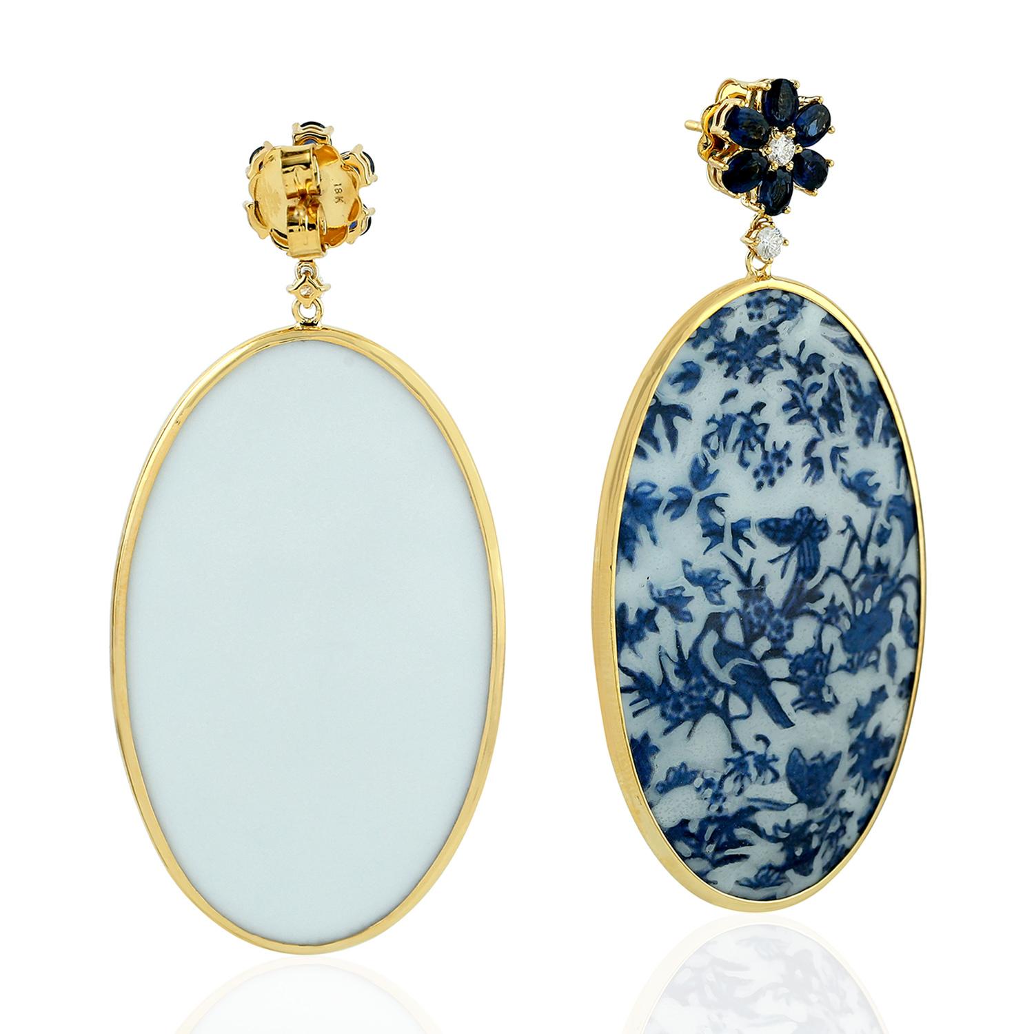 Art Déco Orecchini pendenti artigianali in bachelite con zaffiro e diamante in oro giallo 18 carati in vendita
