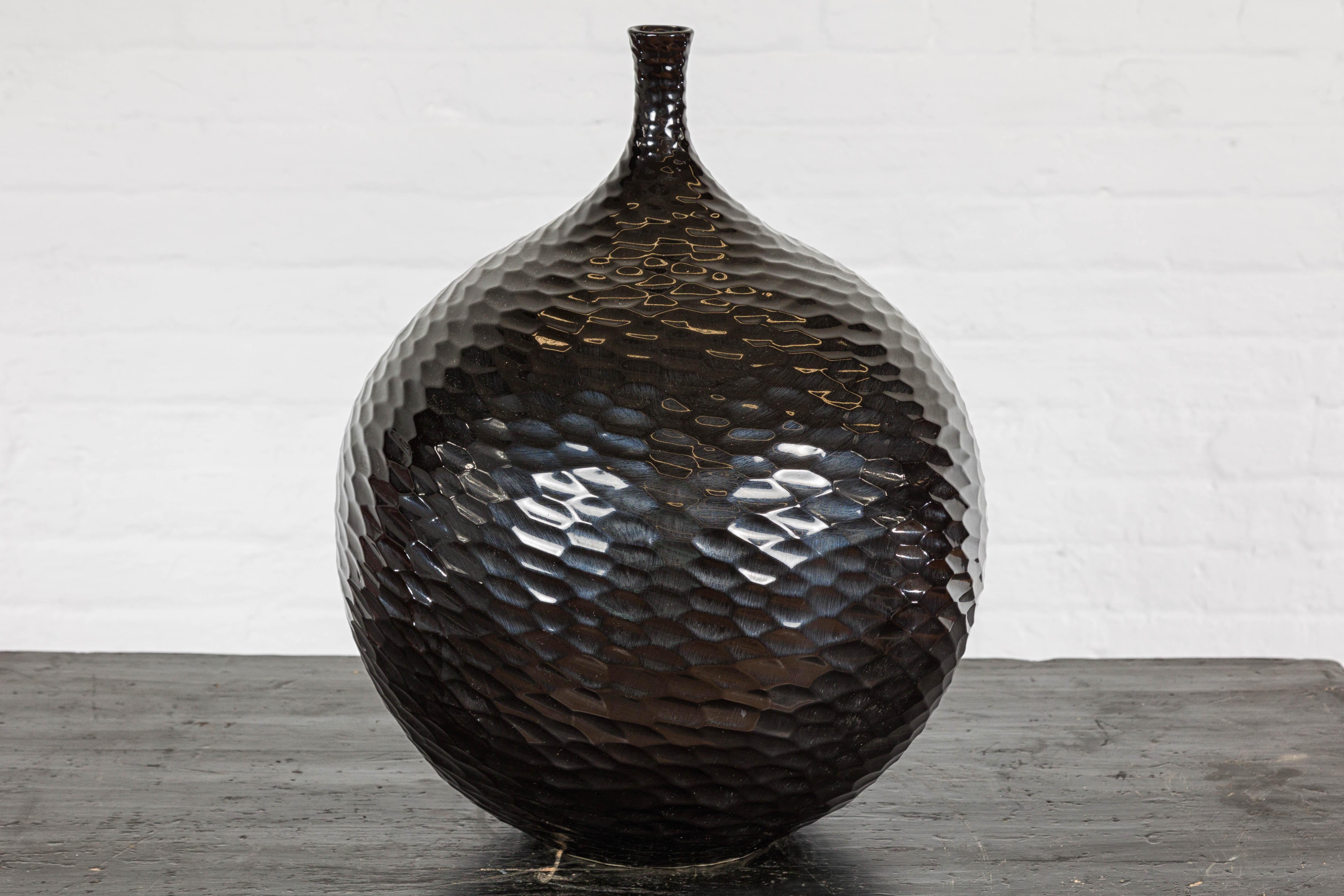 Artisan Black Glazed Bulb Shaped Vase with Honeycomb Patterns and Narrow Mouth For Sale 8