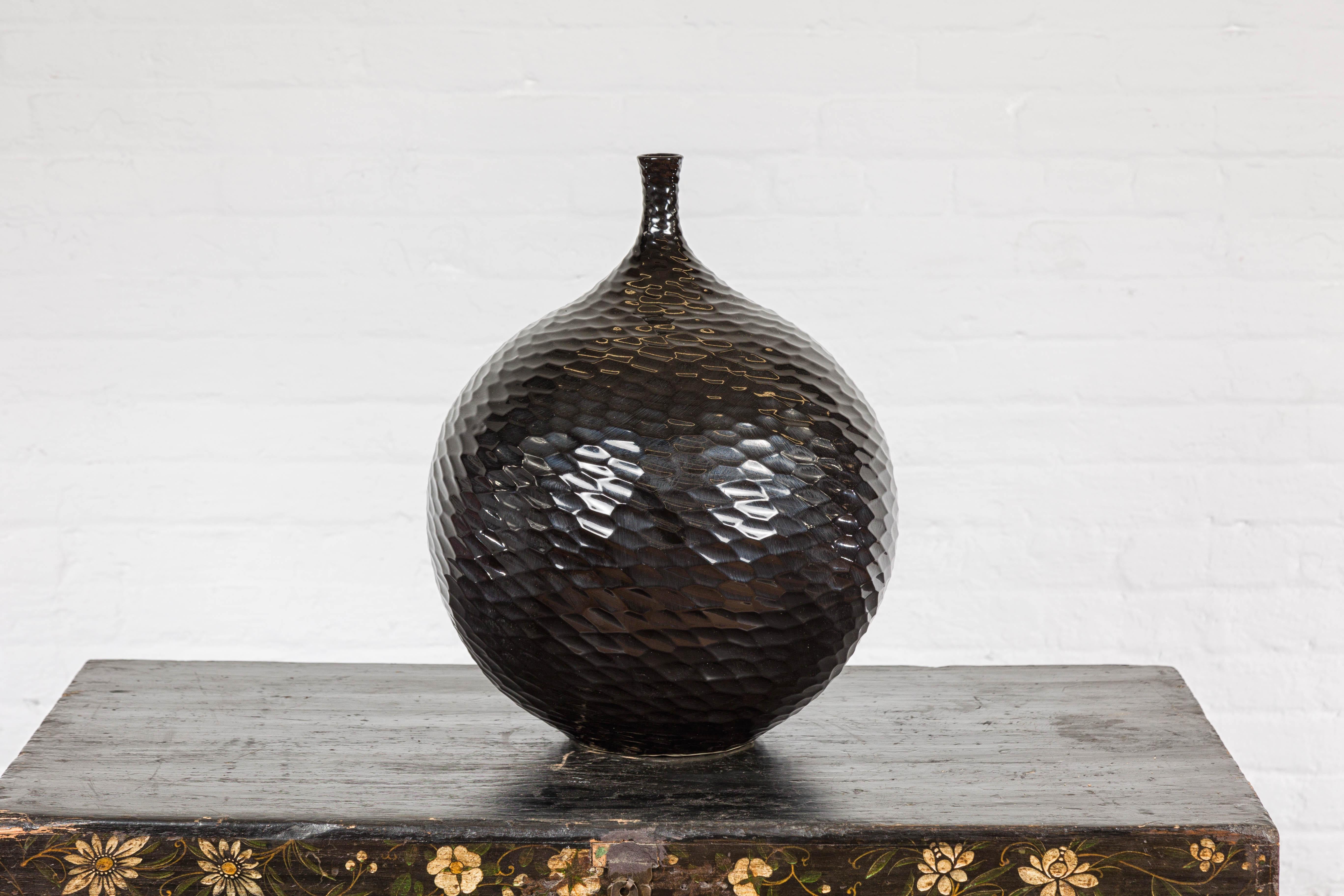 Artisan Black Glazed Bulb Shaped Vase with Honeycomb Patterns and Narrow Mouth For Sale 13