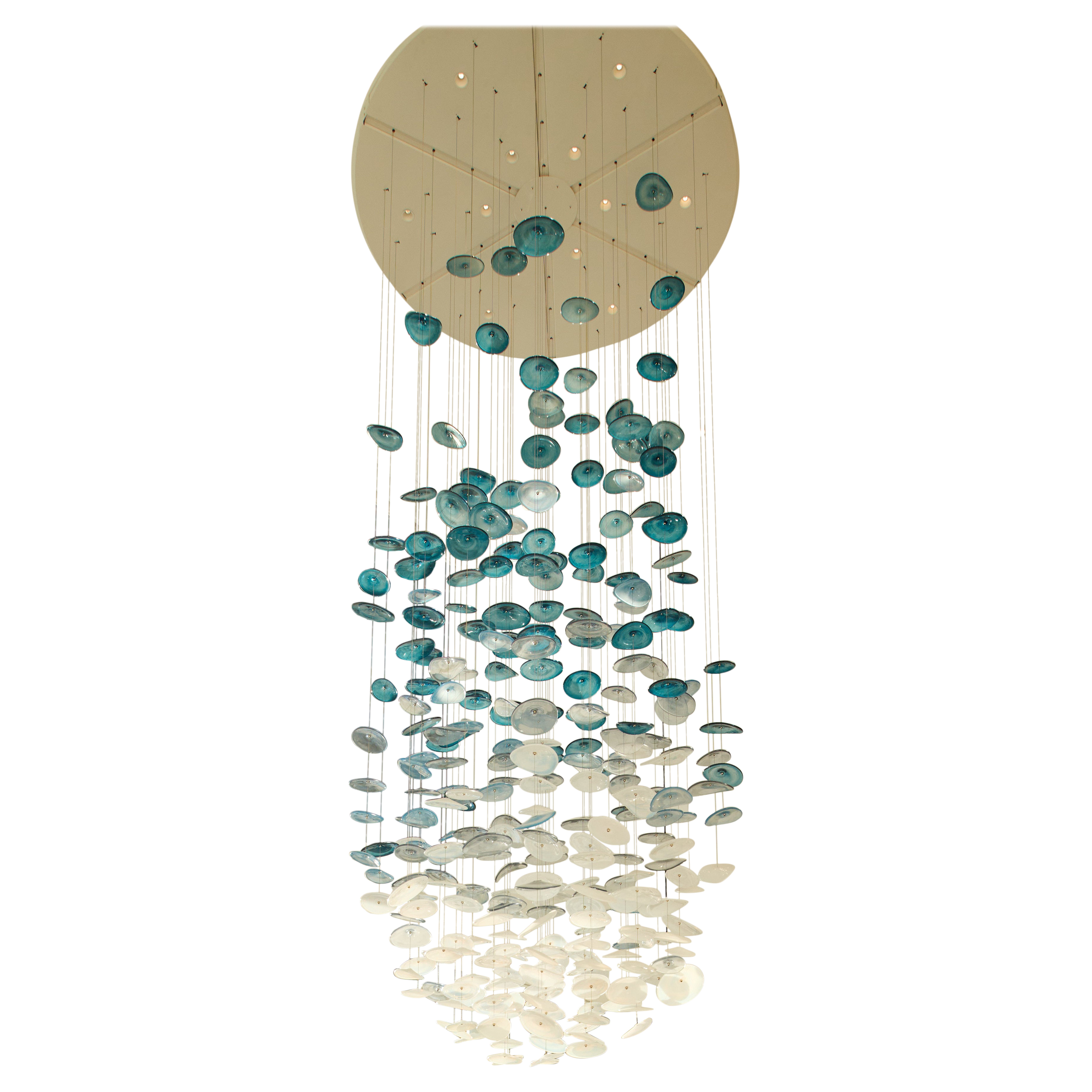 Lustre artisanal en verre de Murano bleu et blanc Design/One en vente