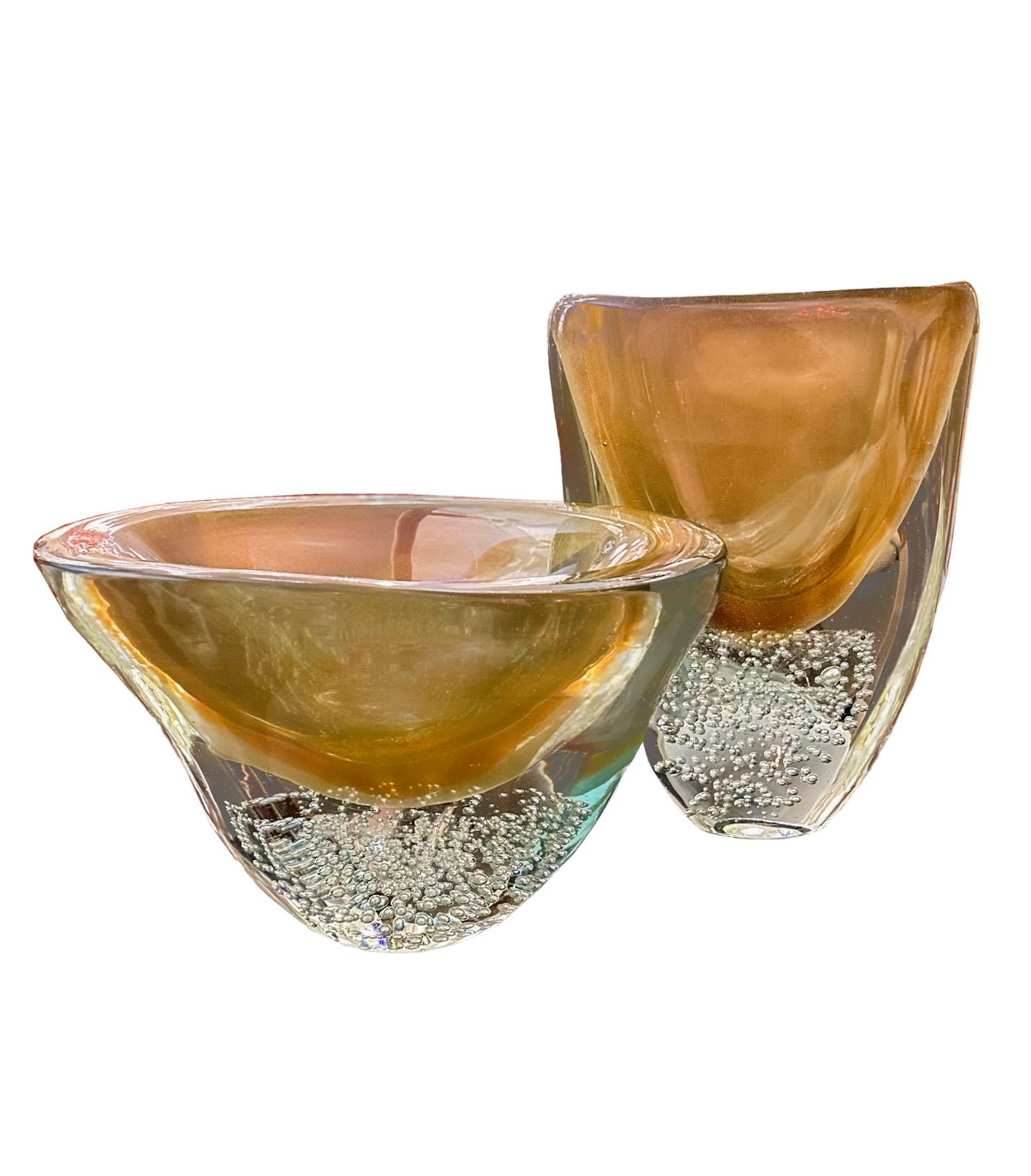 Jarrón artesano de cristal Murano Glass Sommerso rubor y ámbar con inclusiones doradas Italiano en venta