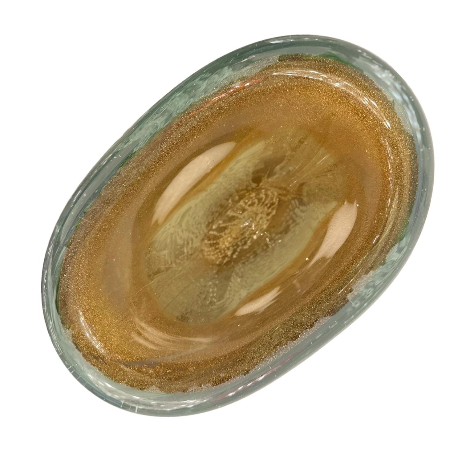 Fait main Grand vase artisanal en verre Sommerso de Murano, brun clair et ambré avec inclusions d'or en vente