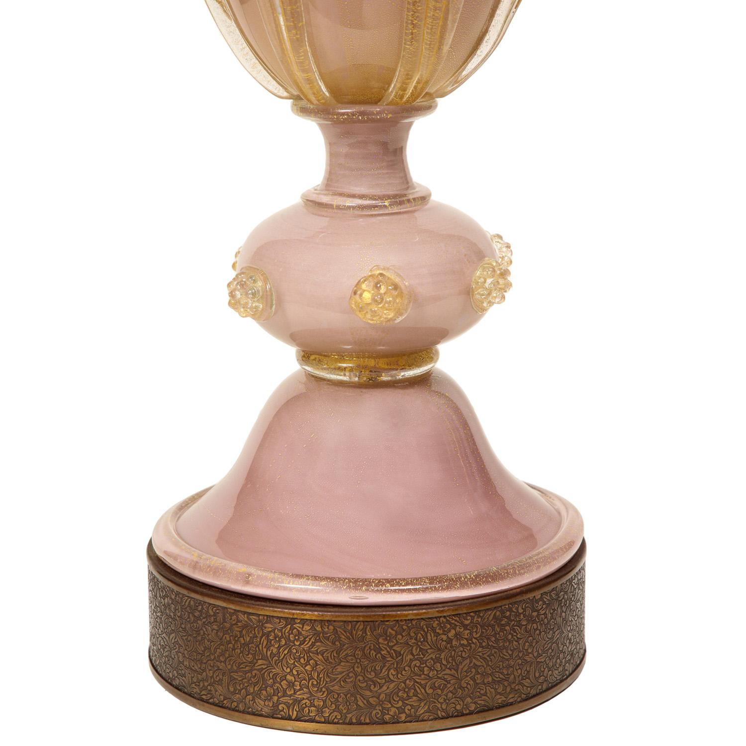 Mid-Century Modern Artisan Blush Color Murano Glass Table Lamp with Avventurina, 1960s