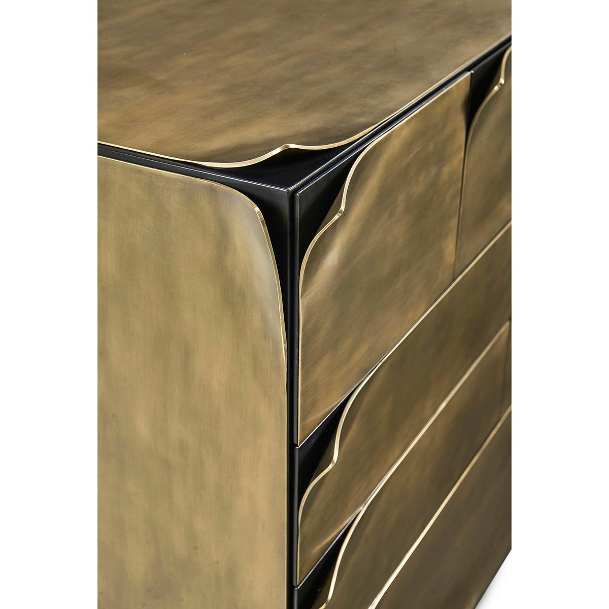 Commode en laiton Artisan en vente 3