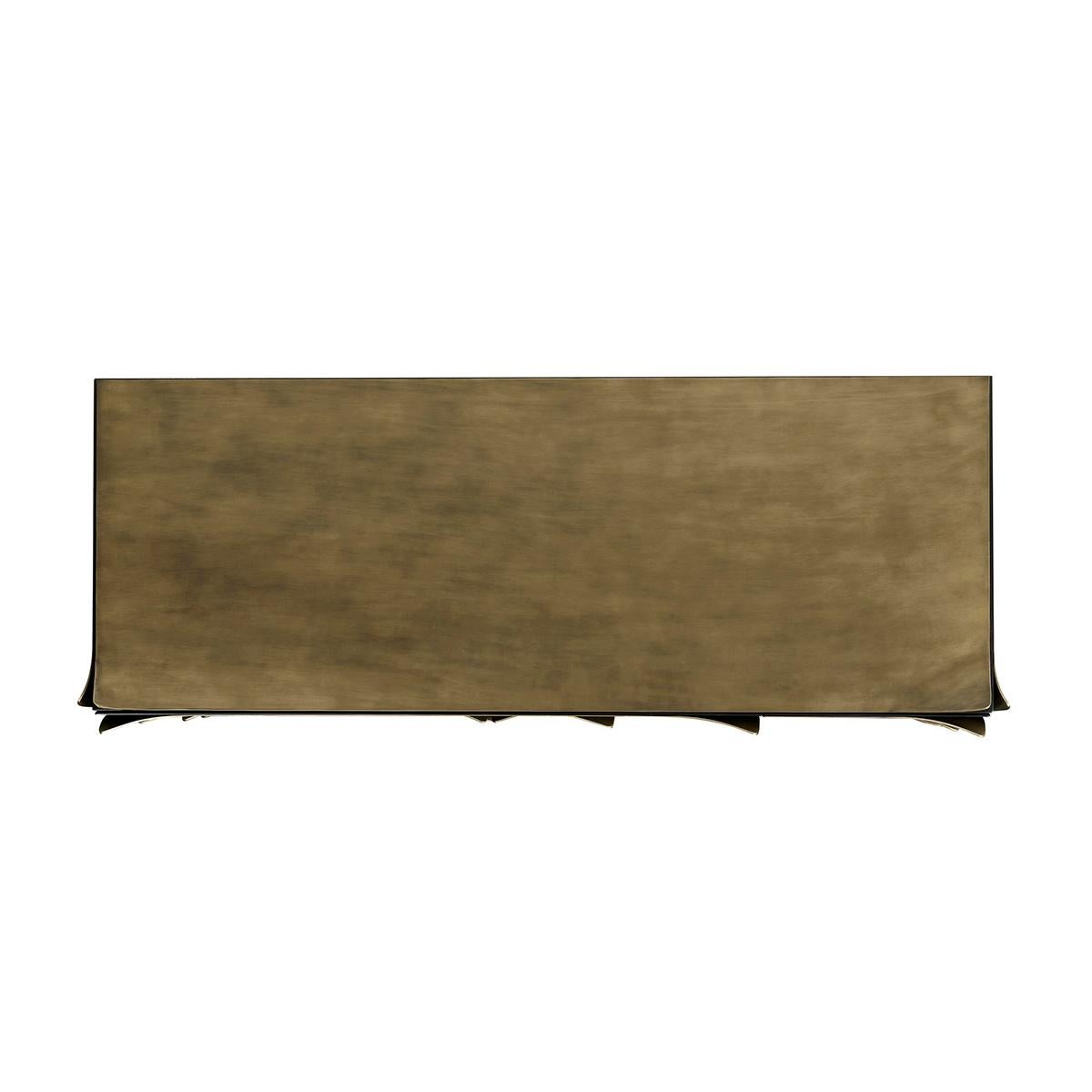 Commode en laiton Artisan en vente 6