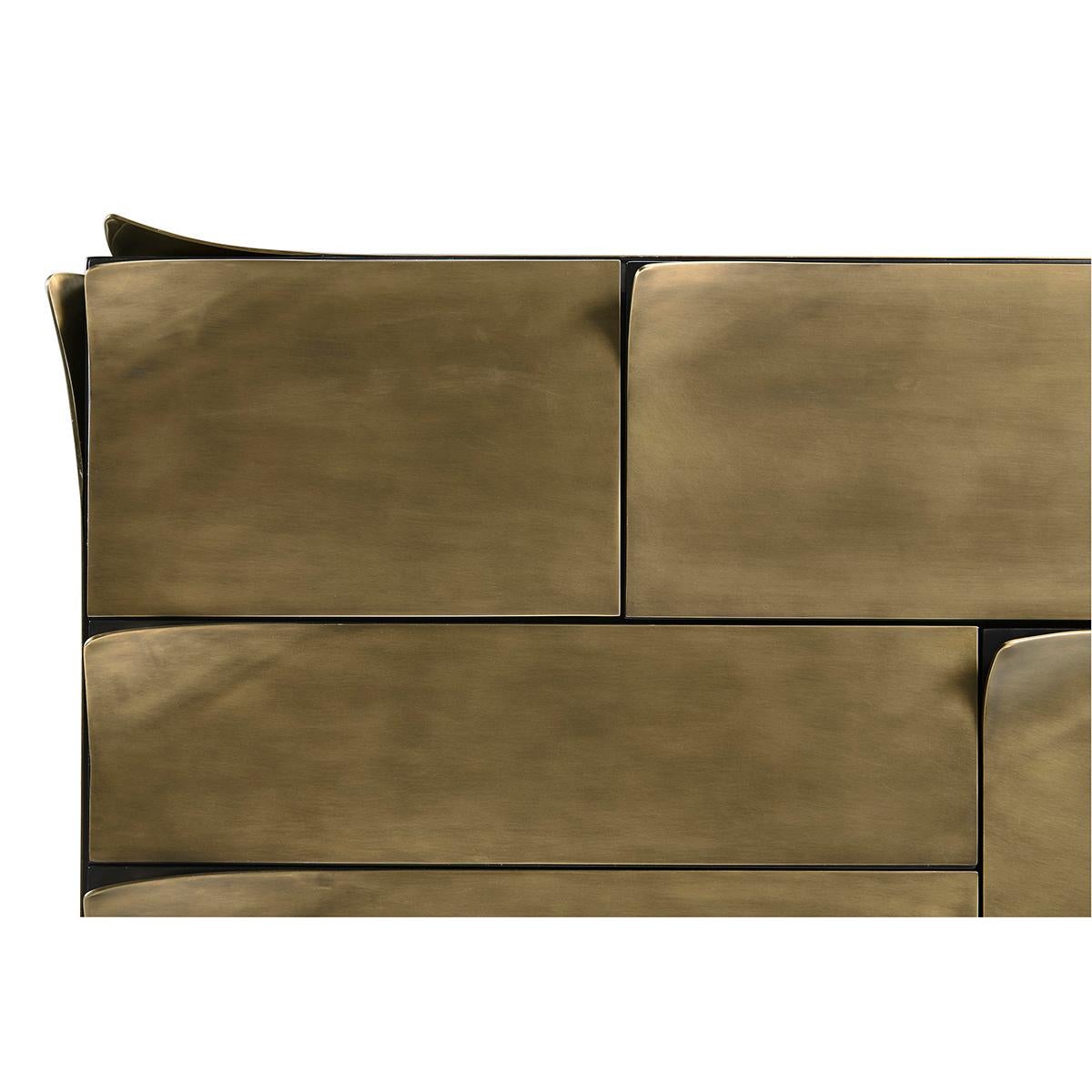Vietnamien Commode en laiton Artisan en vente