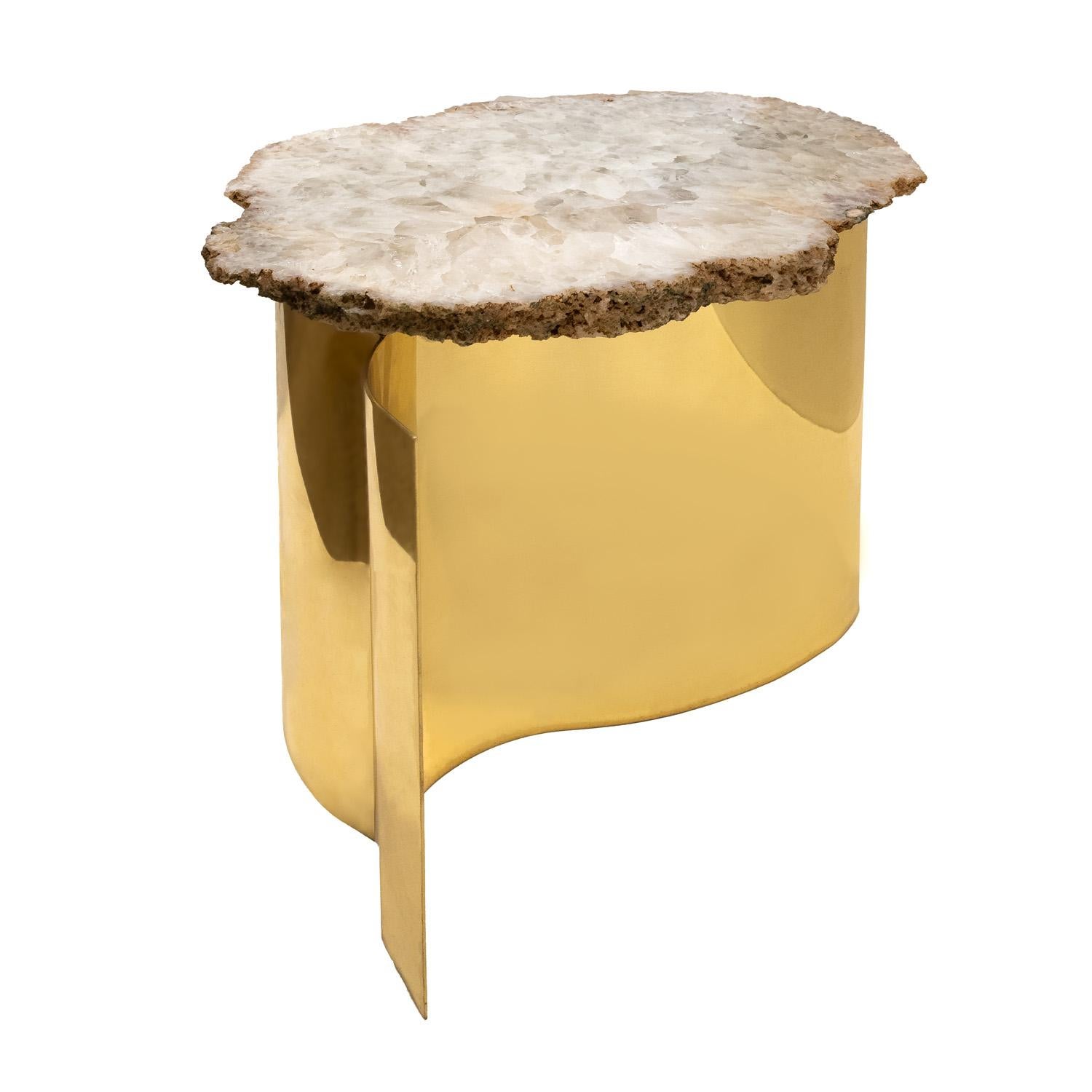 Sculpted side table in polished brass with polished onyx top with natural edge, custom design, American 1970's. This artisan side table is beautifully made and incredibly chic.