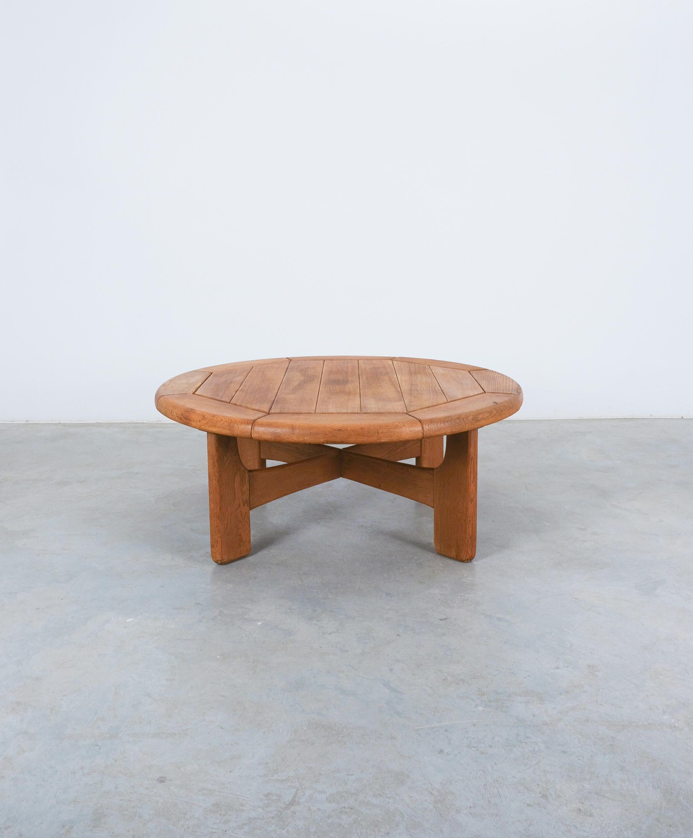 Artisan Brutalist Oak Coffee or Outdoor Table Mid Century, France, 1950 For Sale 2