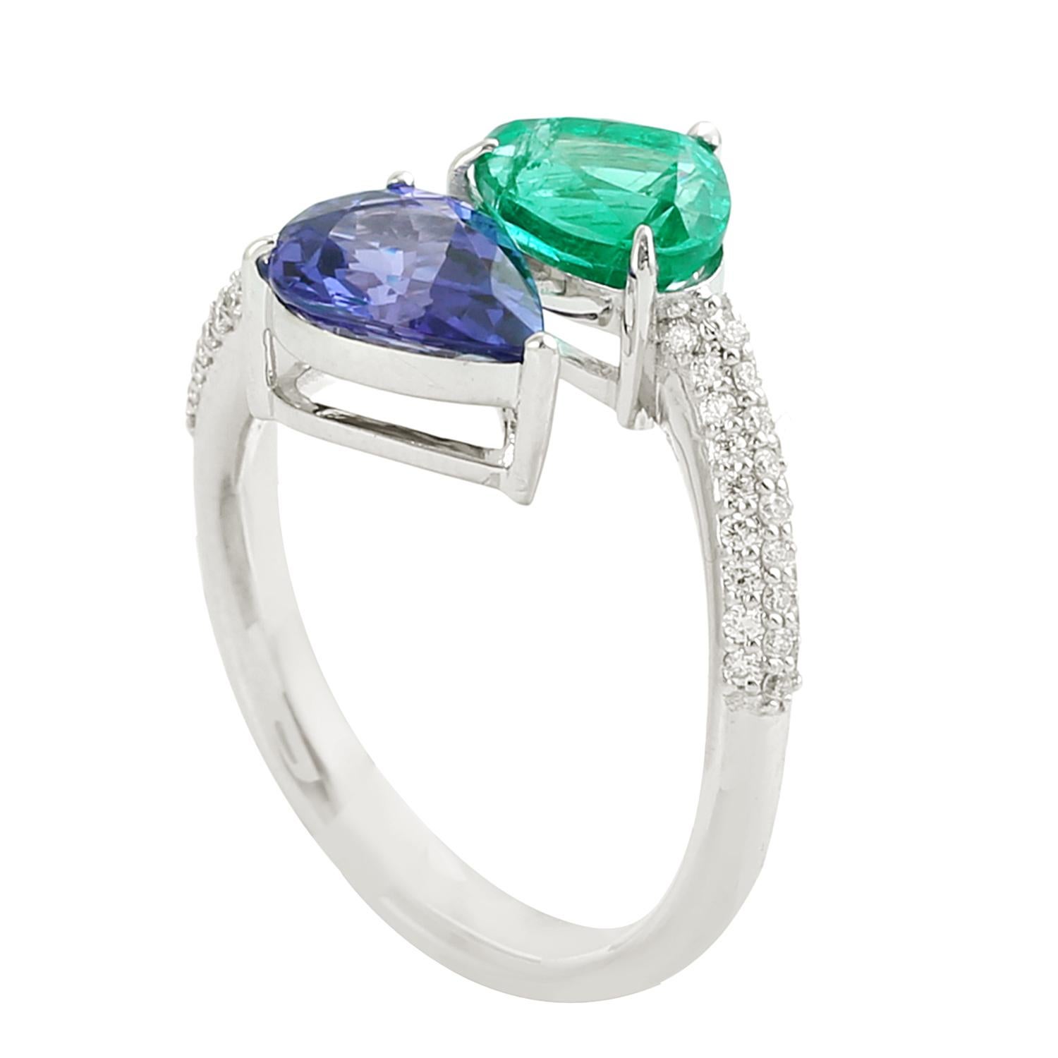 Artisan Bypass Smaragd und Tansanit Ring mit Diamanten 18K Weißgold (Gemischter Schliff) im Angebot