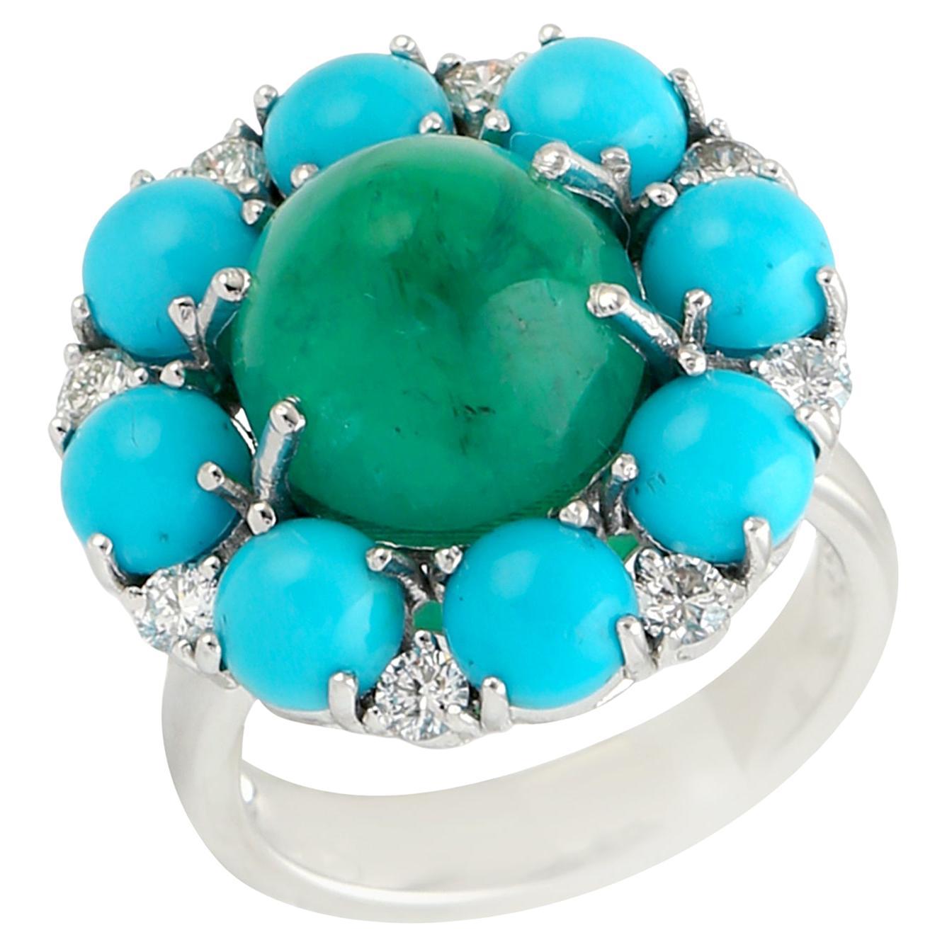 Artisan Cabochon Smaragd Cluster Ring mit Türkis Diamant 18K Weißgold im Angebot