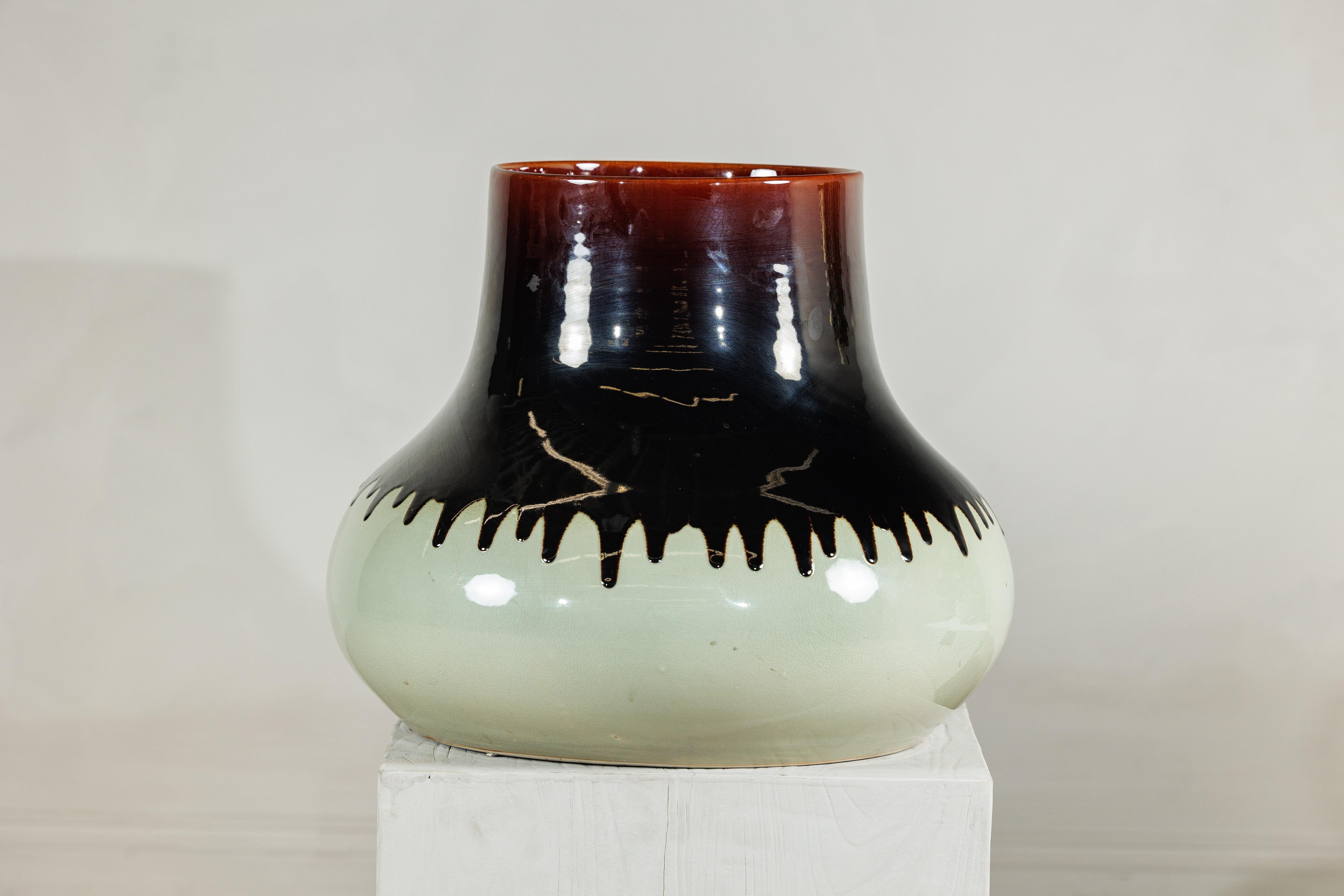Vaso in ceramica artigianale con smalto bicolore e ampia apertura della bocca in vendita 11