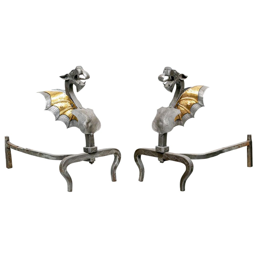 Andirón de metal artesanal con forma de grifo