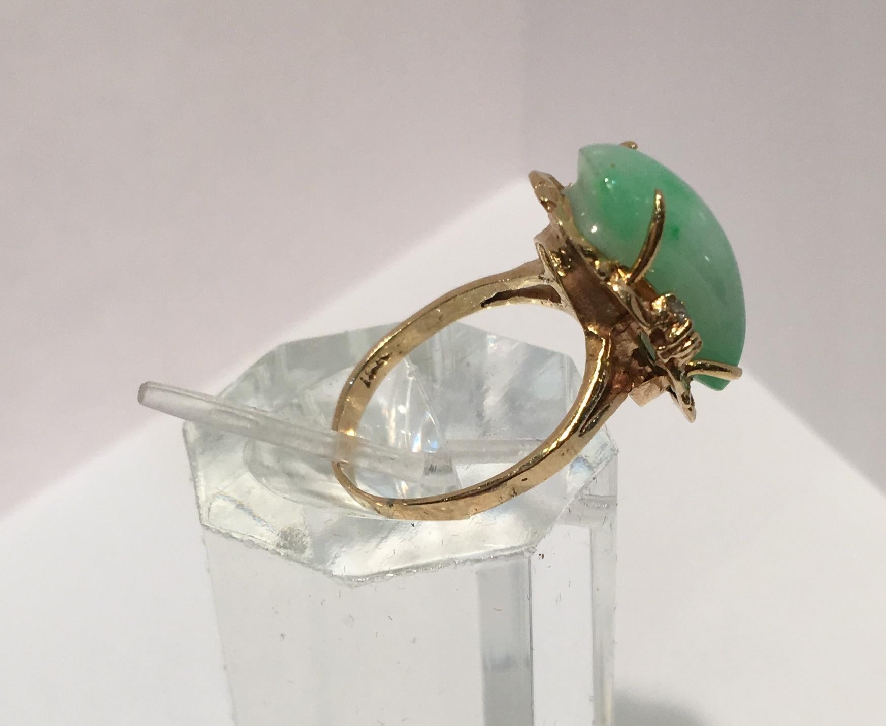 Artisan Custom 18 Karat Yellow Gold Variegated Apple Green Jade and Diamond Ring 8