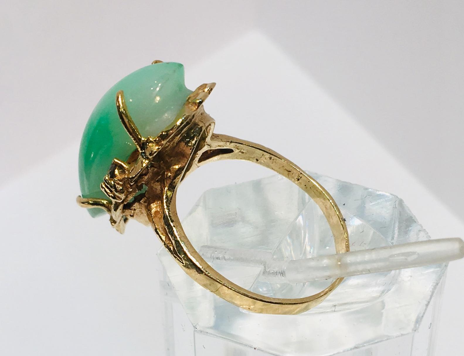 Artisan Custom 18 Karat Yellow Gold Variegated Apple Green Jade and Diamond Ring 6