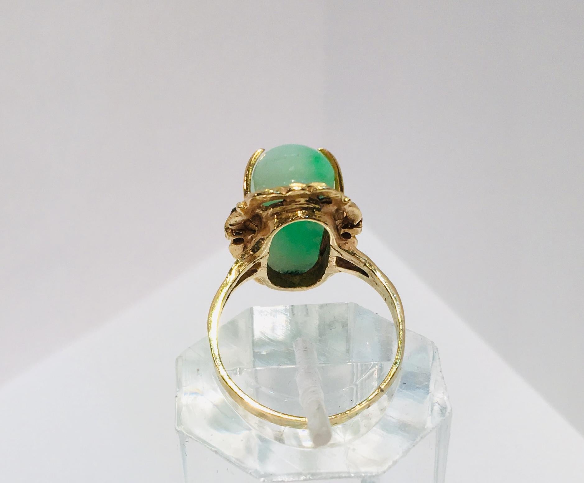 Artisan Custom 18 Karat Yellow Gold Variegated Apple Green Jade and Diamond Ring 9
