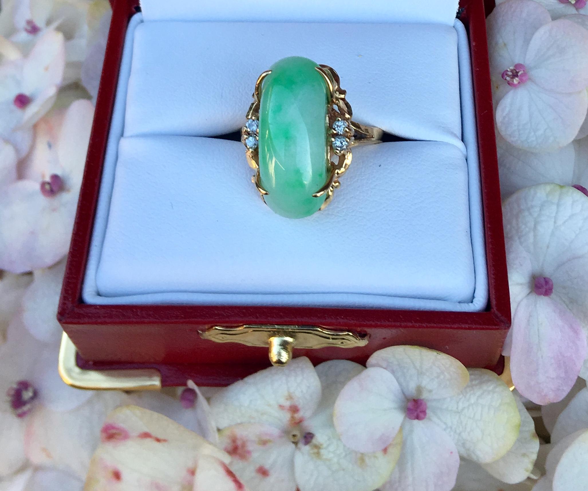 Women's Artisan Custom 18 Karat Yellow Gold Variegated Apple Green Jade and Diamond Ring