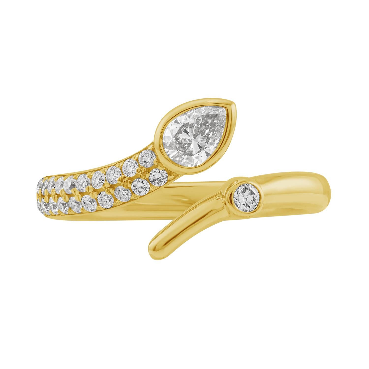 Taille mixte Bague en or jaune 14k avec serpent am designs et diamants en vente
