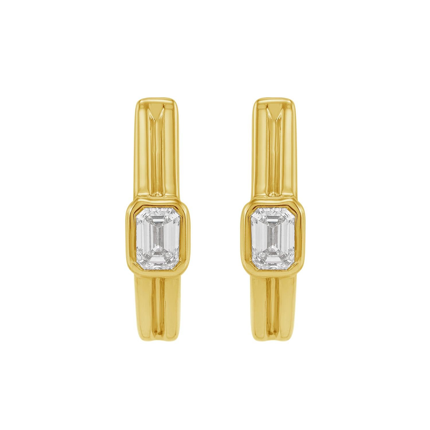 Artisan Boucles d'oreilles artisanales en or jaune 14K avec diamant taille émeraude en vente