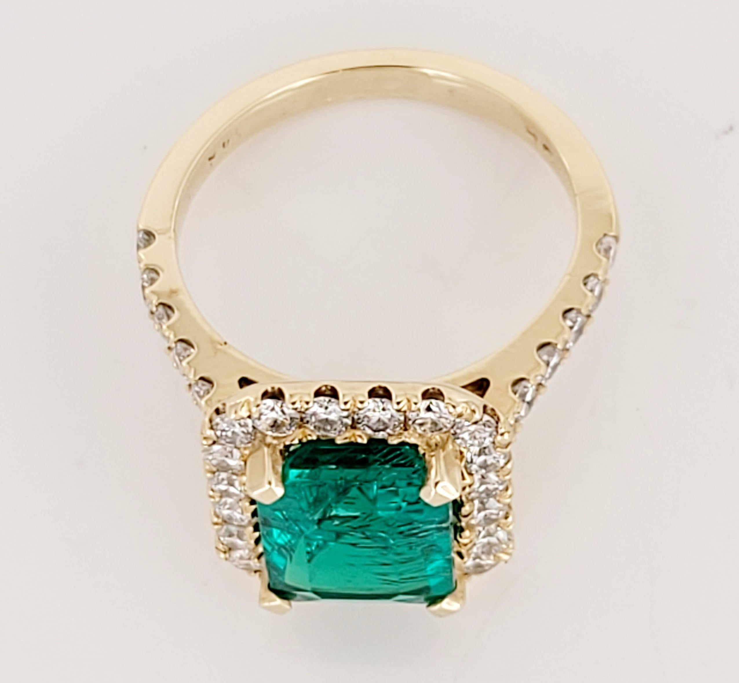 Artisan Emerald Cut Emerald Ring with Diamonds en vente 1