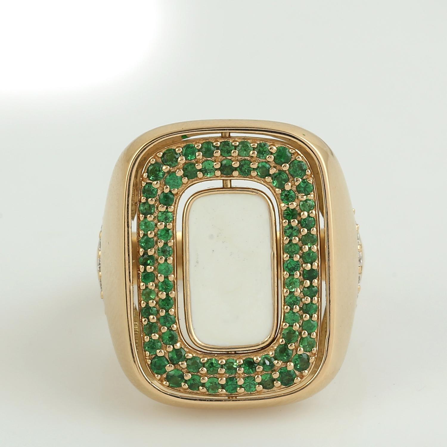 Geometrischer Ring mit Emaille und Tsavorit und Diamant 18K Gelbgold (Gemischter Schliff) im Angebot