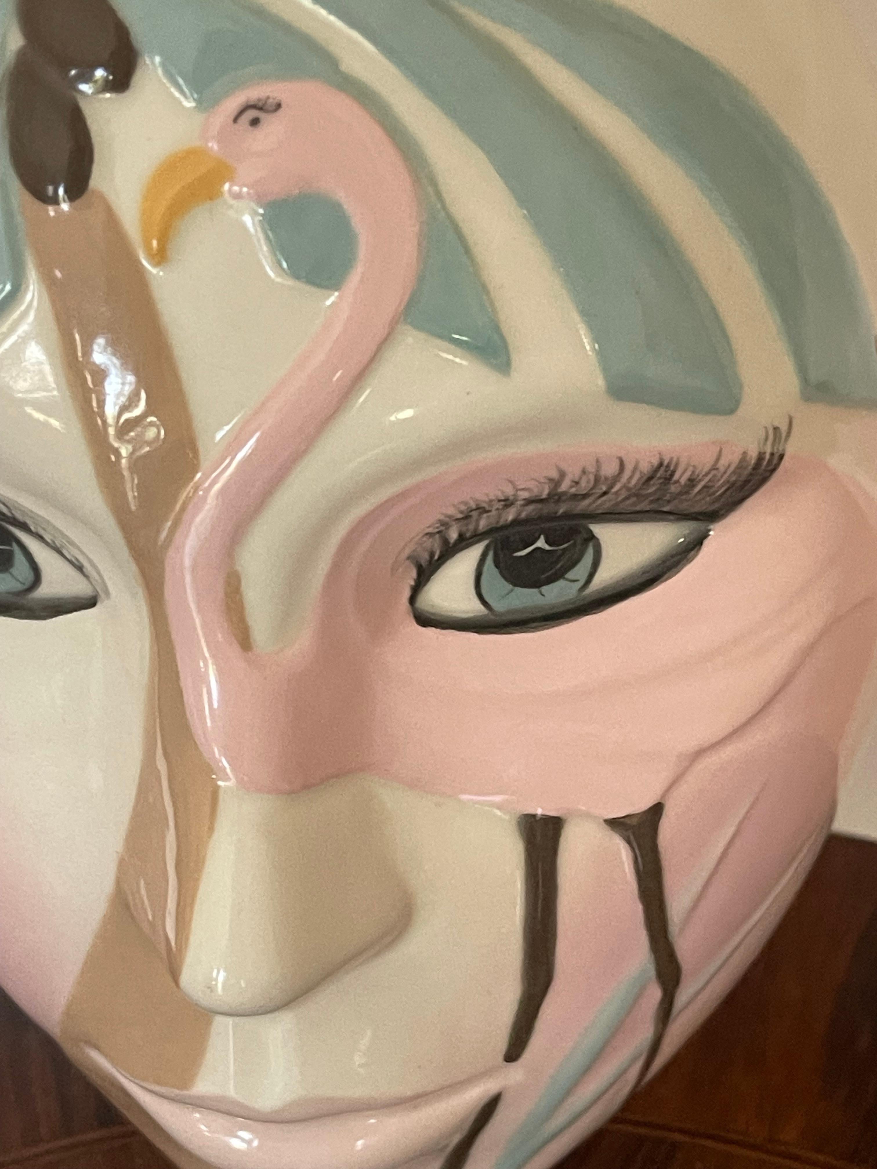 Madk de Pared Artesano de Florida con Plumas de Flamingo y Avestruz en Bueno estado para la venta en Boca Raton, FL