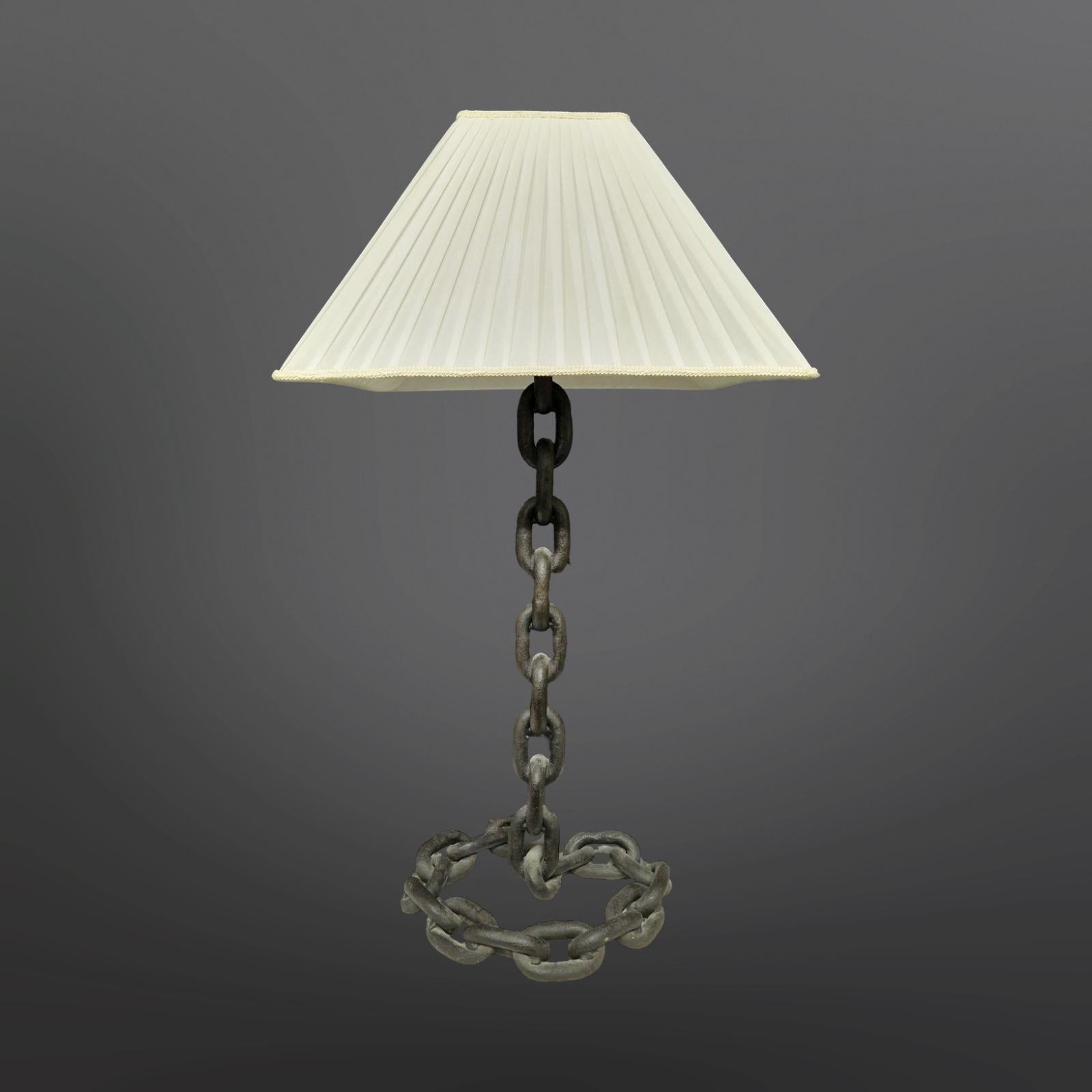 Artisan French chain table lamp, France 1960s In Good Condition For Sale In ECHT, NL