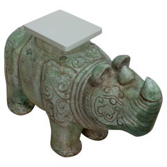 Table à rhinocéros chinoise en jade massif sculptée à la main par un artisan 20e siècle