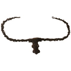 Sculpture artisanale de crâne de taureau avec cornes, faite à la main