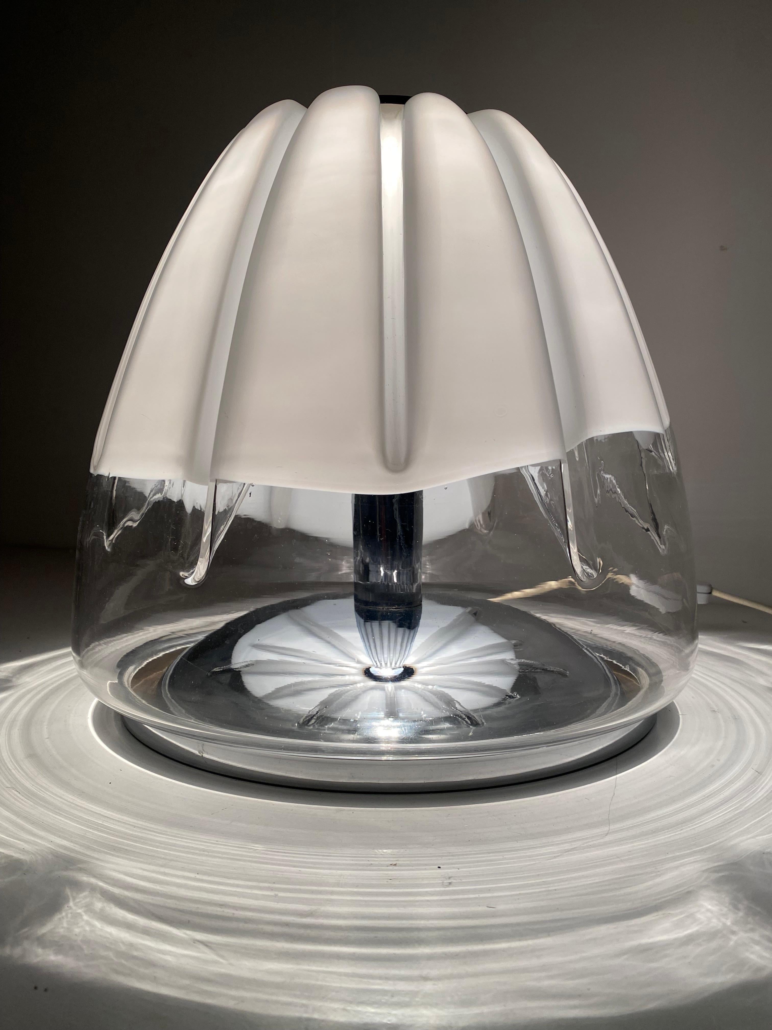 Fin du 20e siècle Lampe de bureau en verre faite main par Toni Zuccheri pour VeArt  Italie années 1970 en vente
