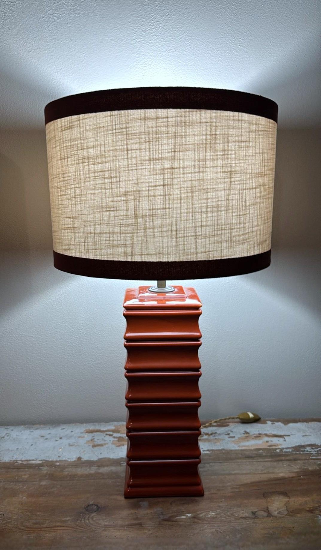 Paire de lampes italiennes artisanales en céramique émaillée rouge (abat-jour non inclus) en vente 12