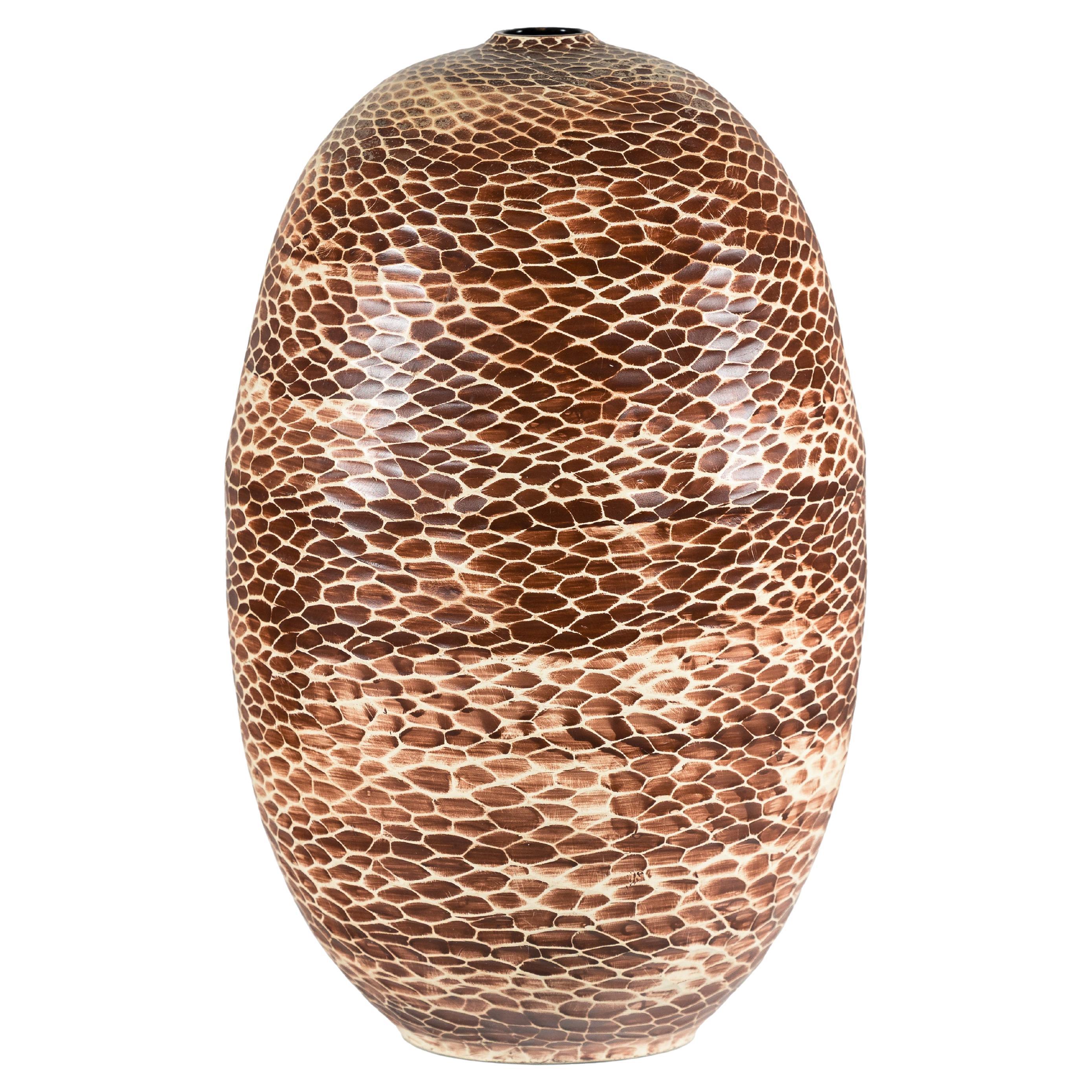 Artisan Large Ceramic Vase with Reptile-Inspired Textured Glaze in vendita