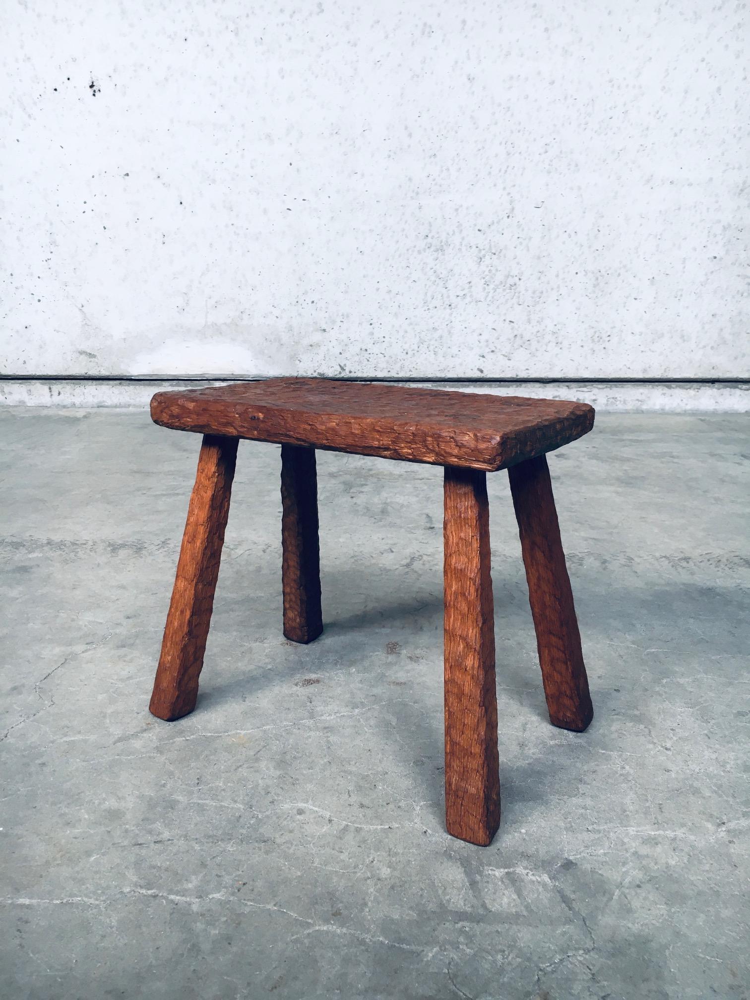 Artisan Made Carved Oak Low Stool or Side Table In Good Condition For Sale In Oud-Turnhout, VAN
