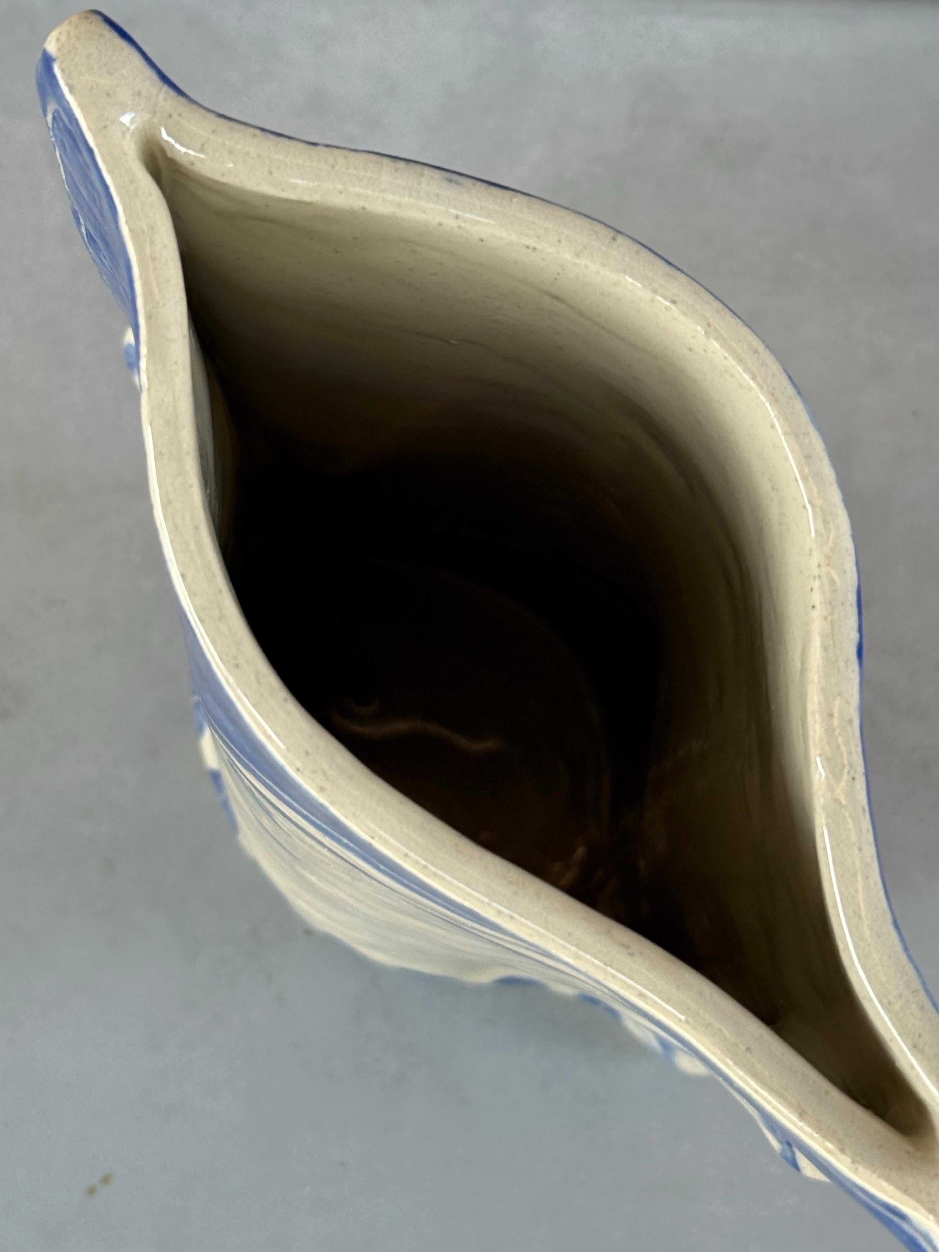 Vaso artigianale in ceramica con volto maschile in vendita 7