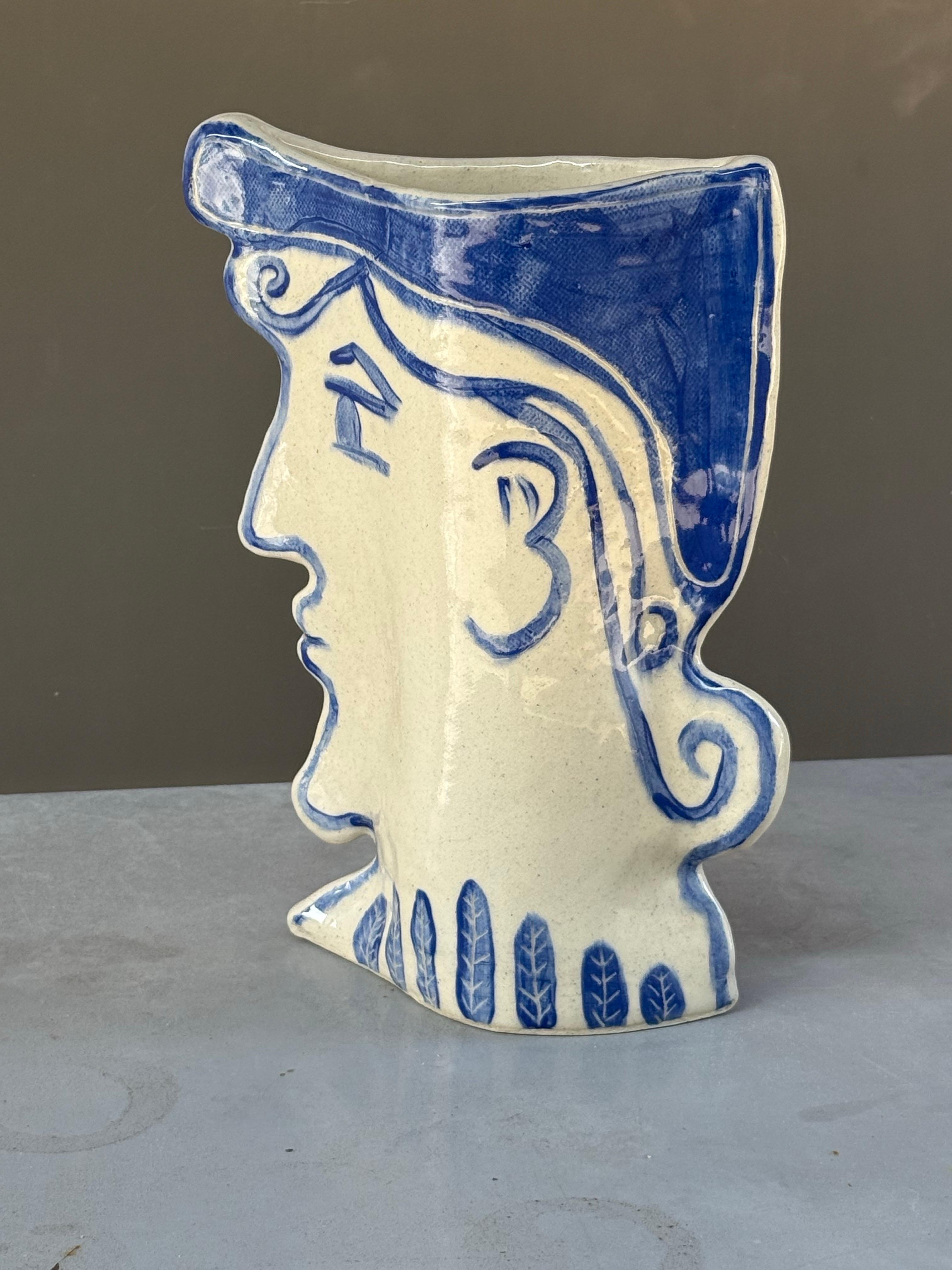 Art Déco Vaso artigianale in ceramica con volto maschile in vendita