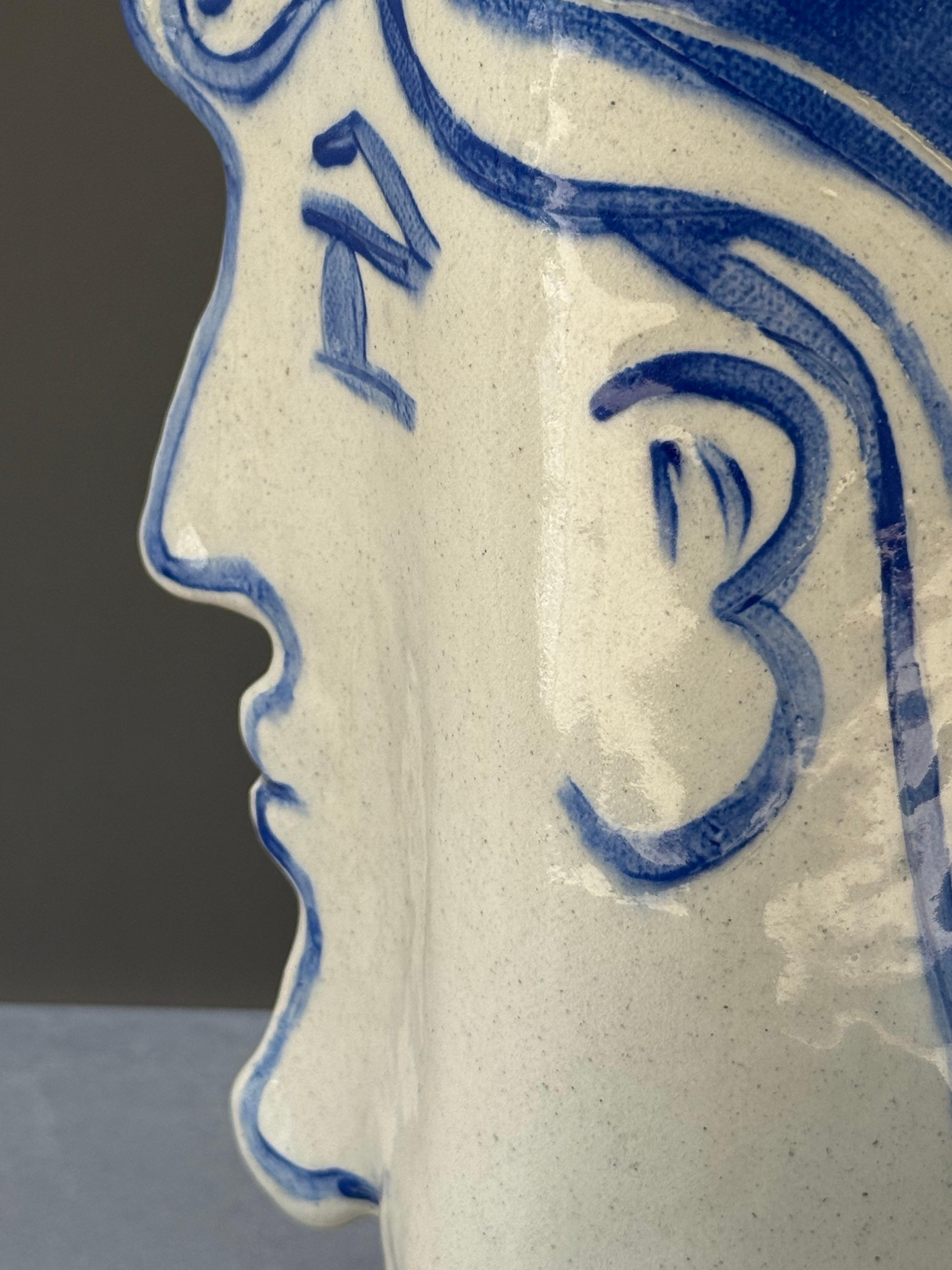 Ceramica Vaso artigianale in ceramica con volto maschile in vendita