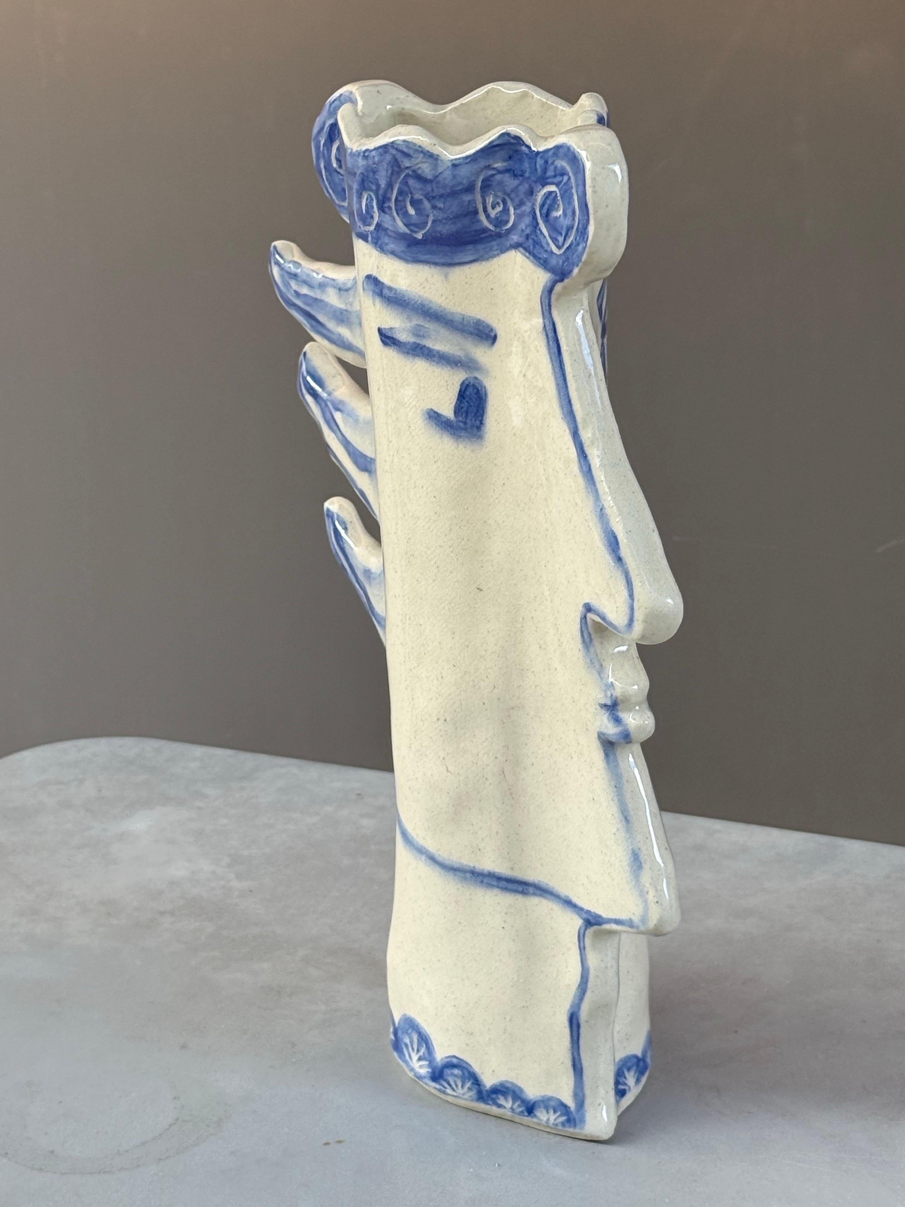 Vaso artigianale con volto maschile in vendita 5